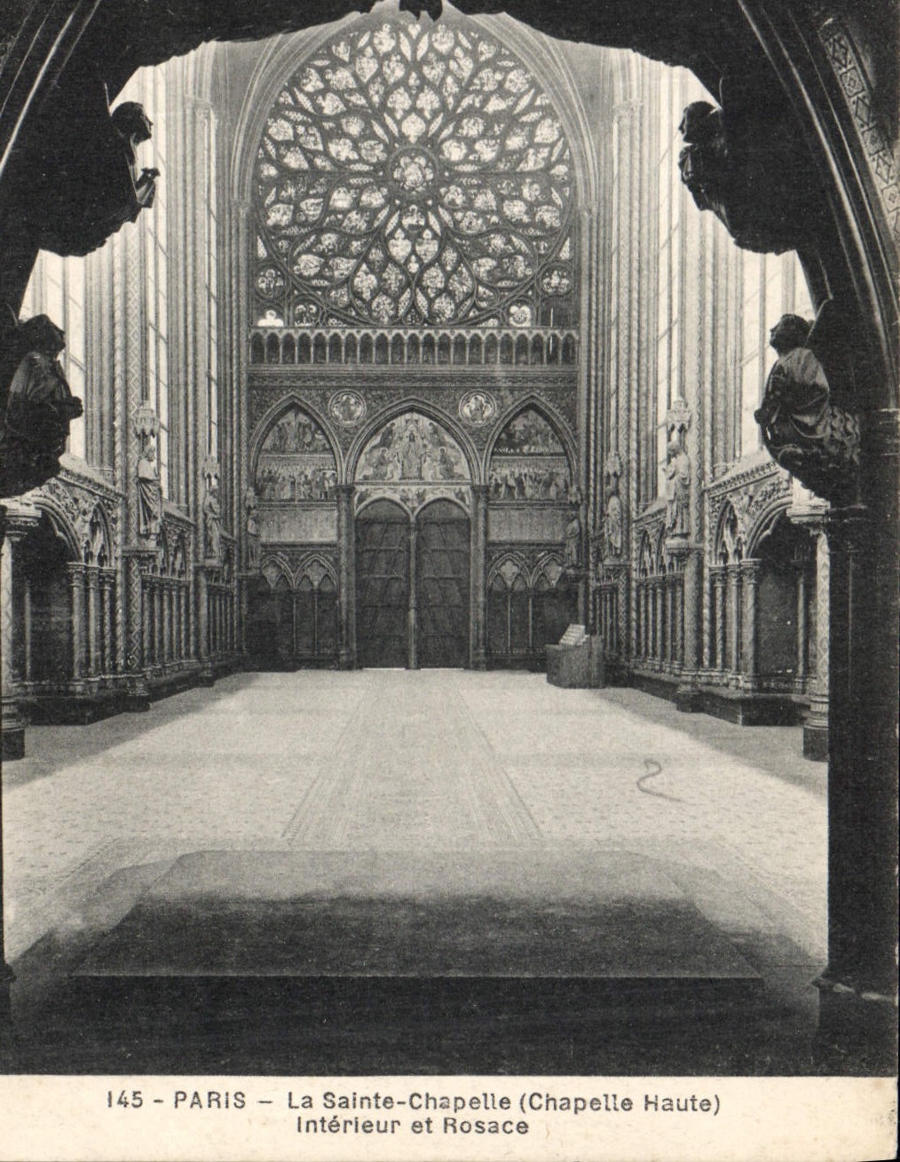 CPA Paris La Sainte Chapelle (Chapelle Haute) Interieur et Rosace