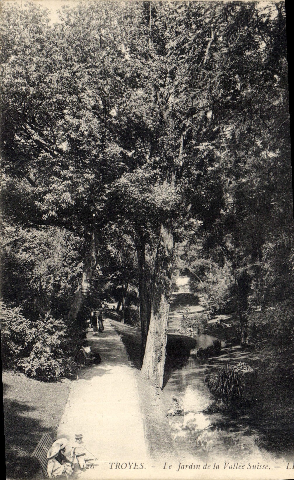 CPA Troyes Le Jardin de la Vallee Suisse