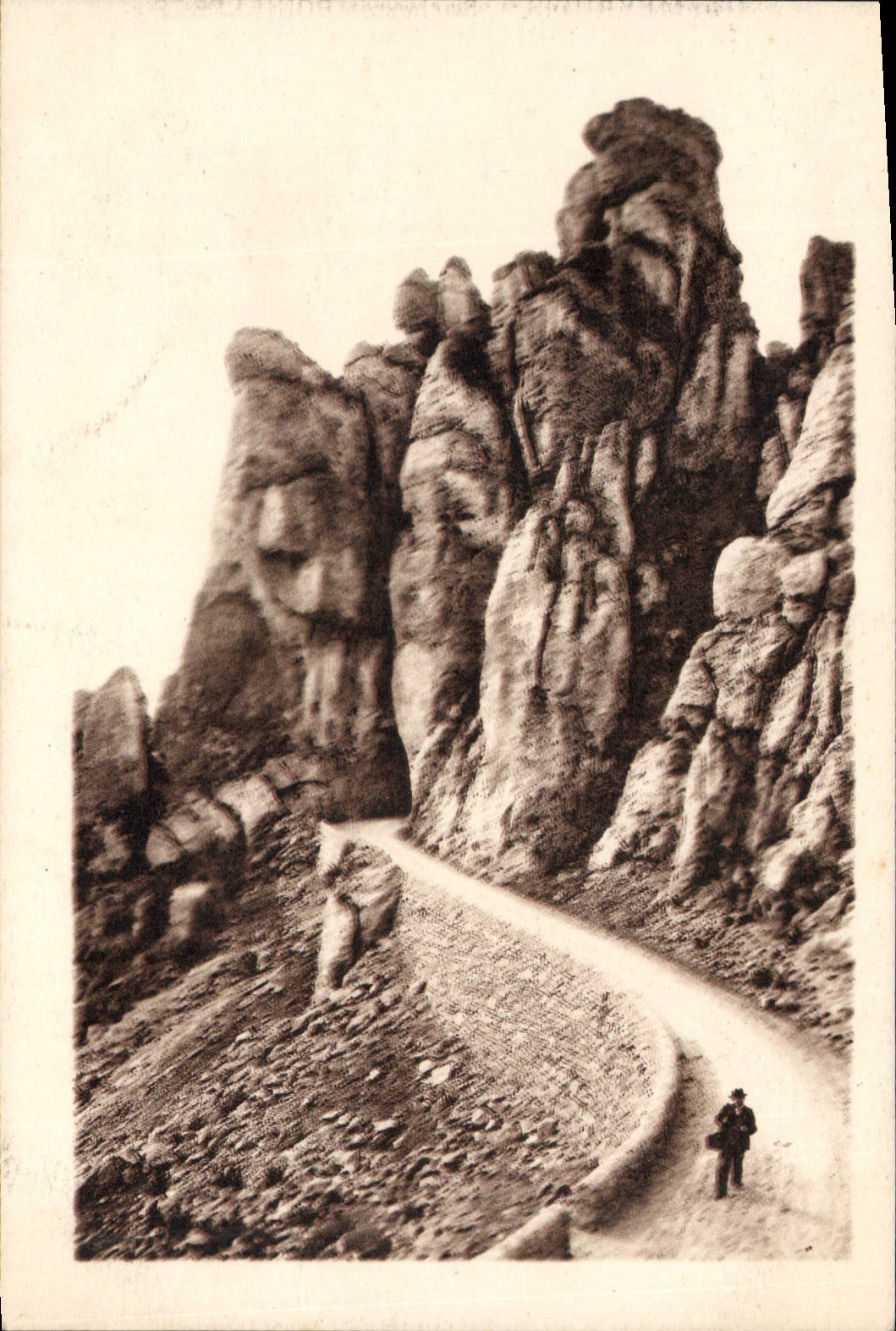 CPA Meyrueis Rocher de Bouilleres Tunnel naturel a 2.500m de Meyrueis