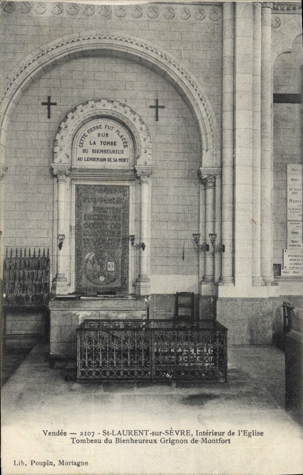 CPA Vendee St Laurent sur Sevre Interieur de l'Eglise Tombeau du Bienheureux Grignon de Montfort
