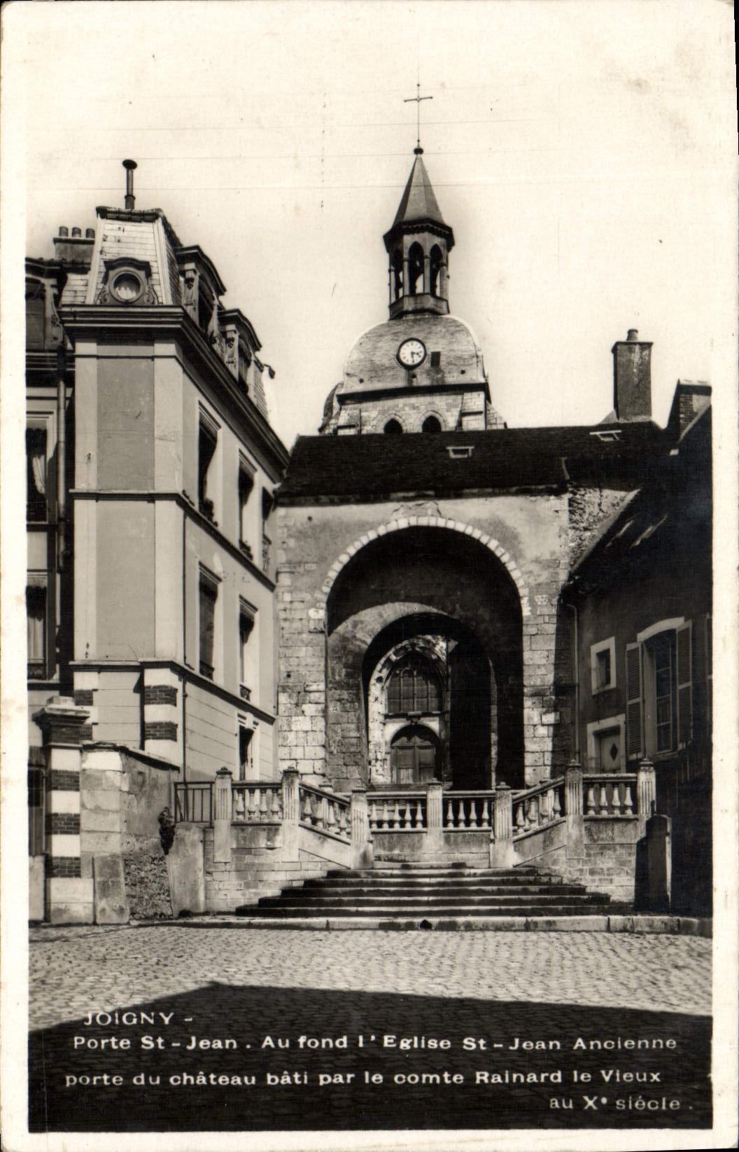 CPA Joigny Porte St Jean Au fond l'Eglise St Jean Anolenne porte du chateau bati par le comte Rainar