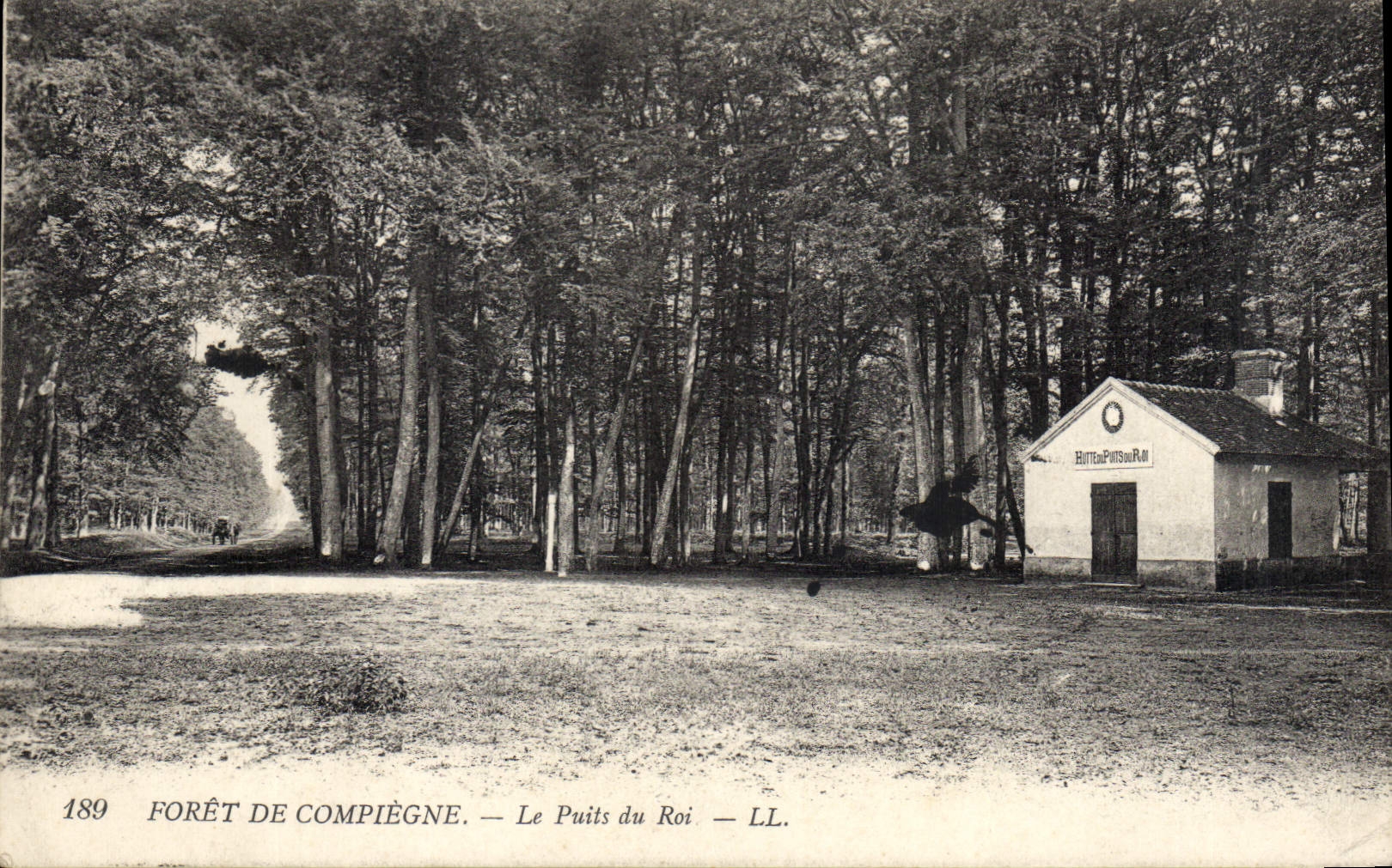 CPA Foret de Compiegne Le Puits du Roi
