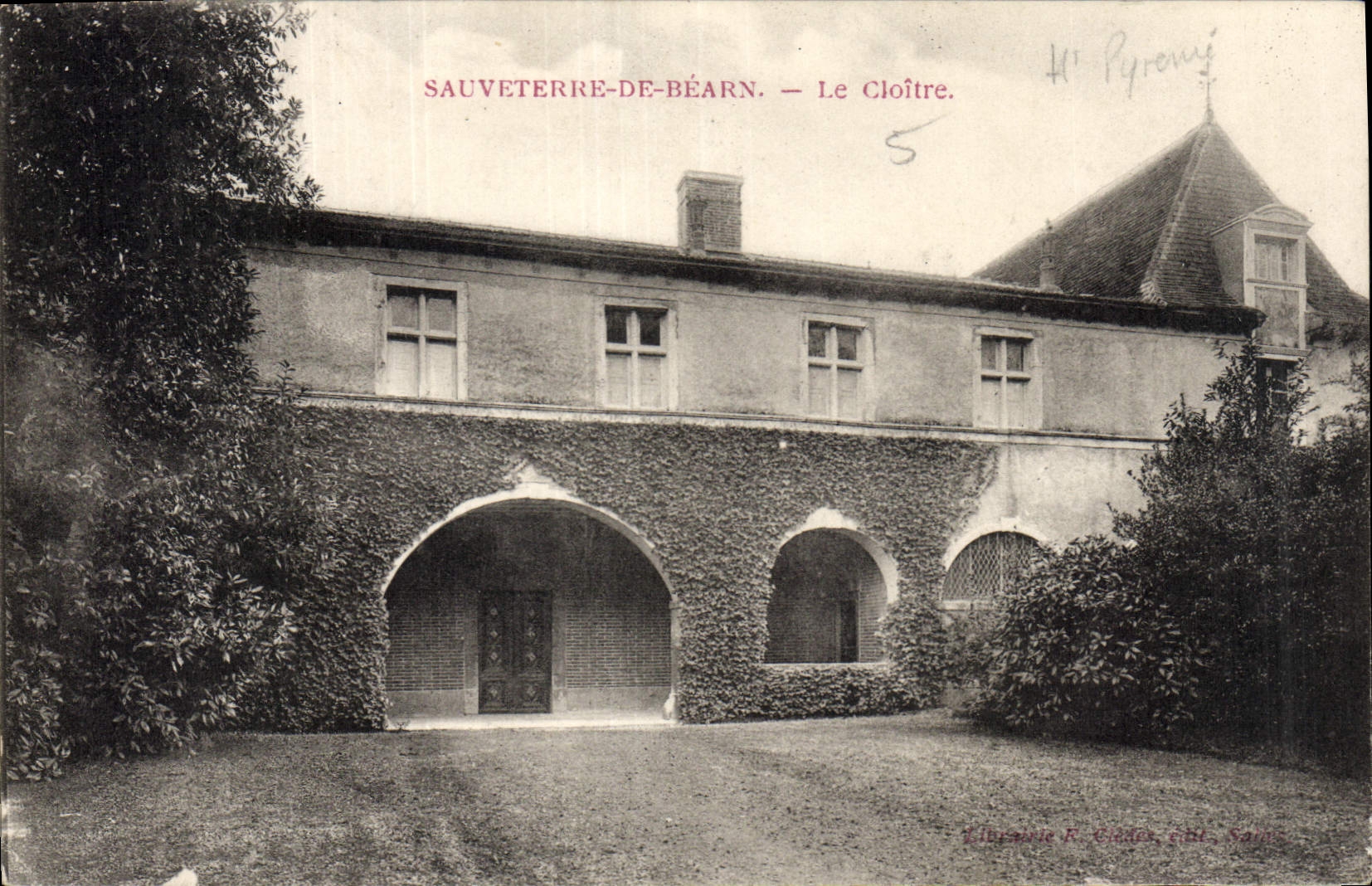 CPA Sauveterre de Bearn Le Cloitre