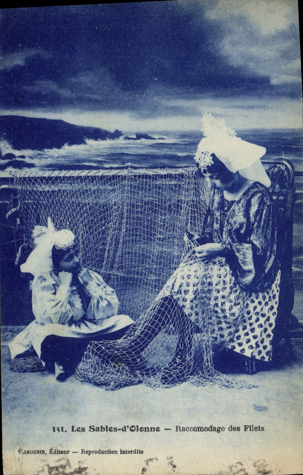 CPA Les Sables d'Olonne Raccomodage des Filets Folklore