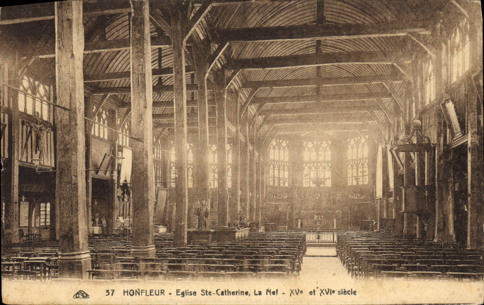 CPA Honfleur Eglise Ste Catherine La Nef