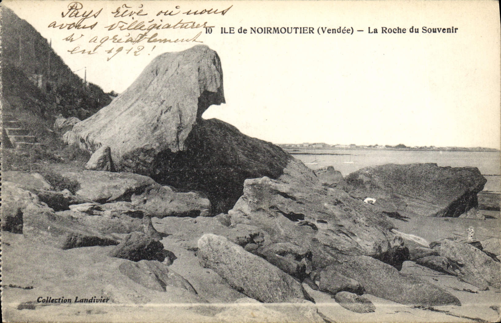 CPA Ile de Noirmoutier (Vendee) La Roche du Souvenir