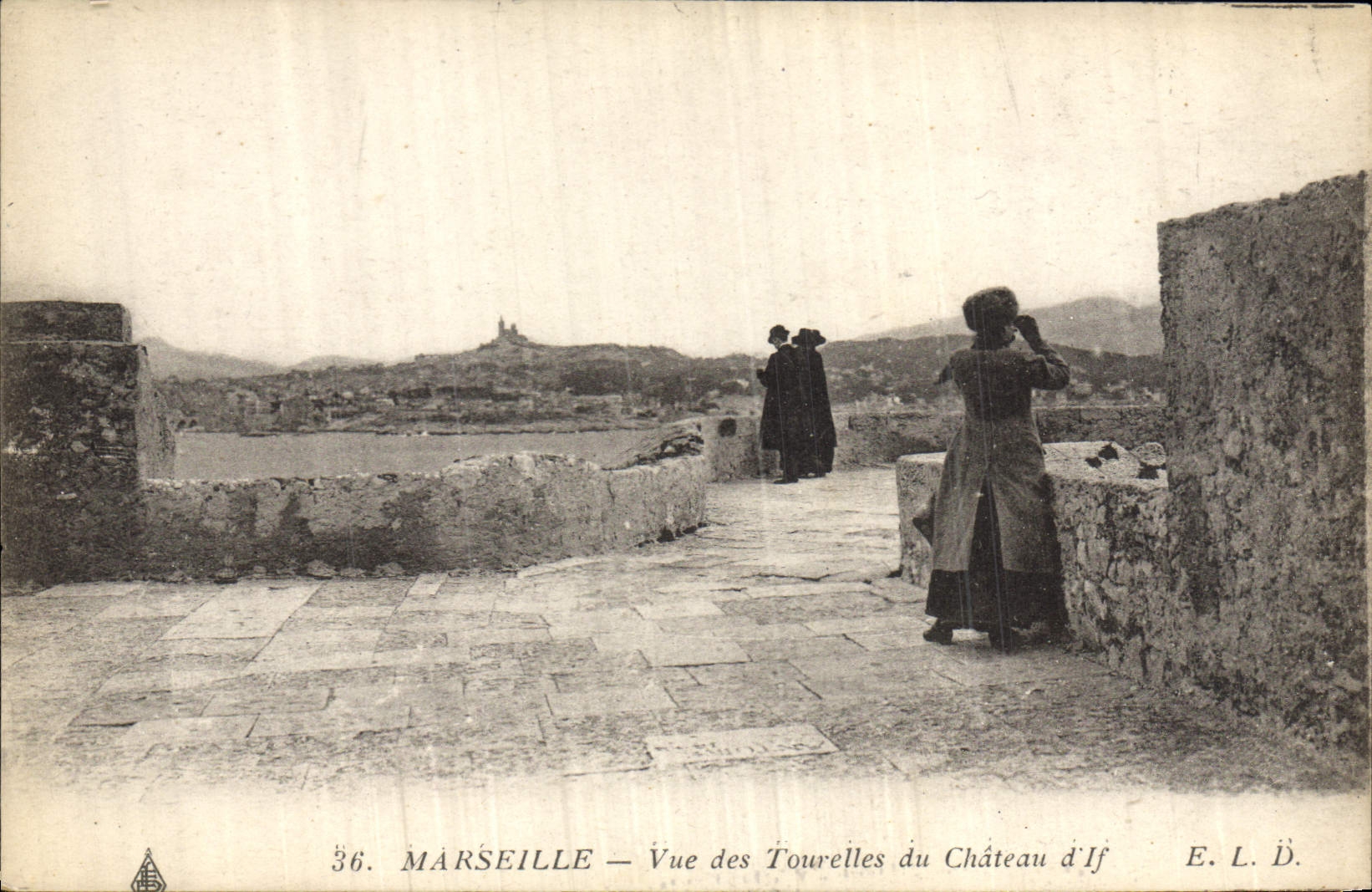 CPA Marseille Vue des Tourelles du Chateau d'If