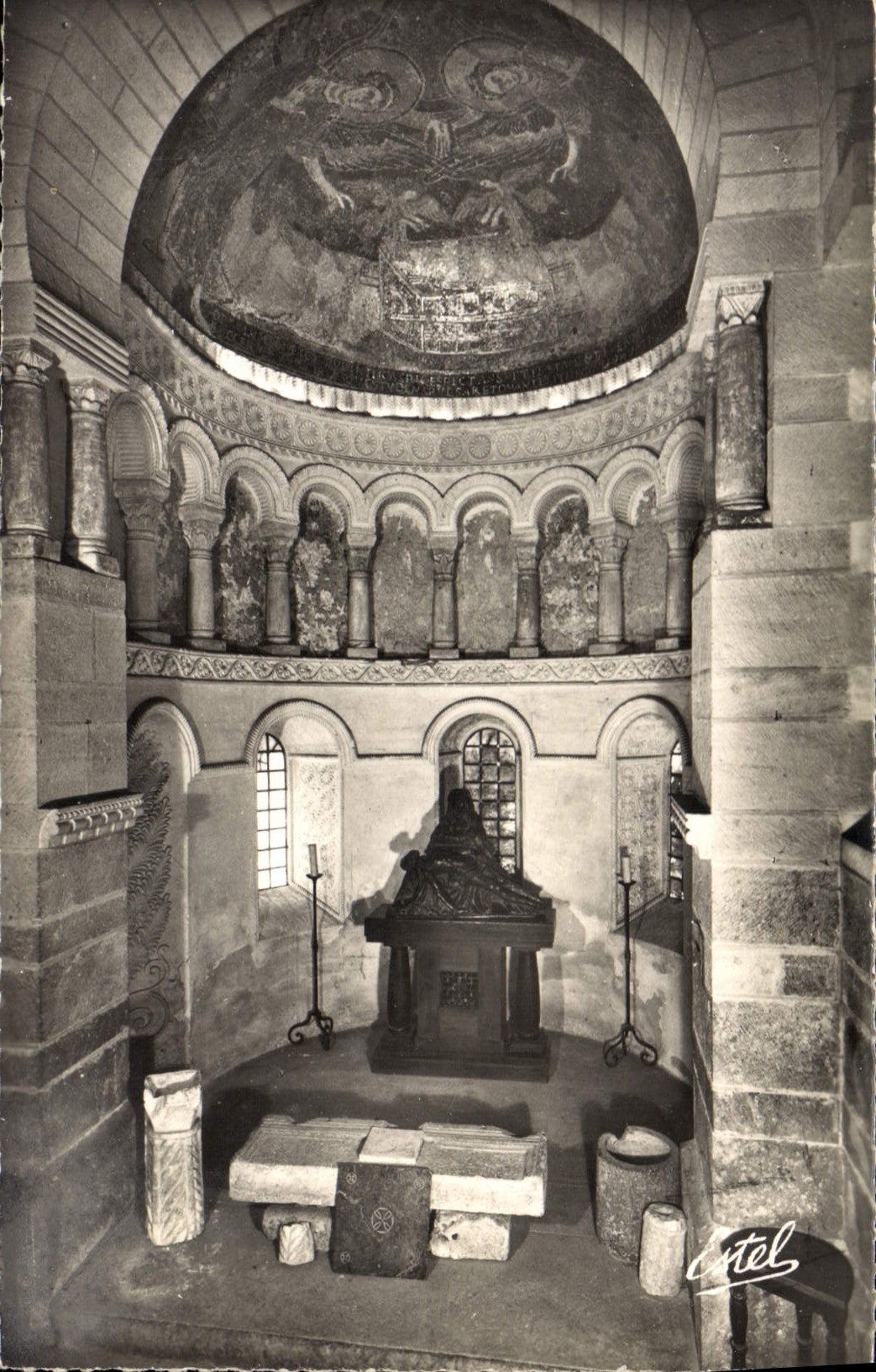 CPA Eglise de Germigny des pres Abside orientale