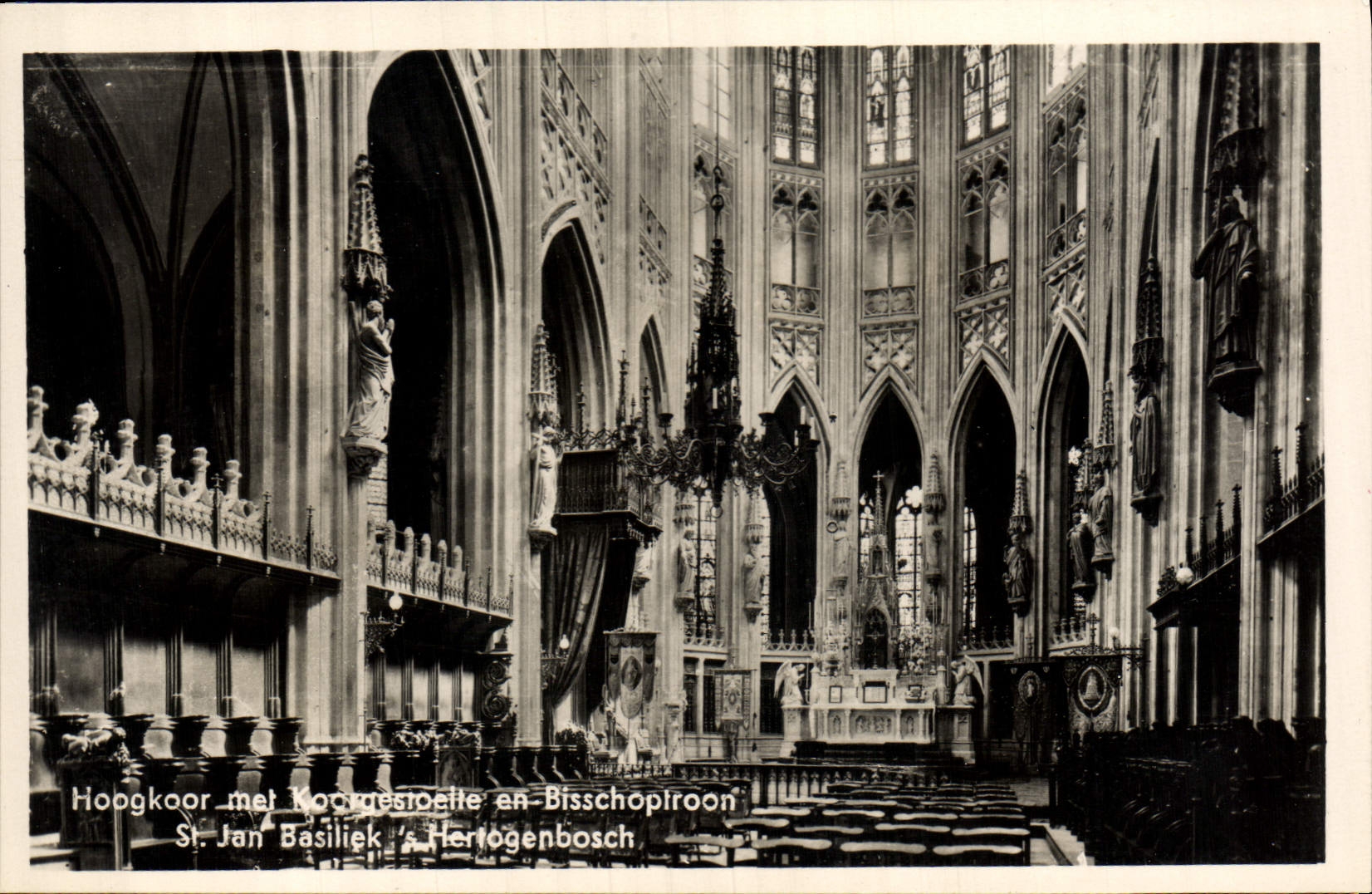 CPA Hoogkoor met Koorgstoelle en Bisschoptroon St Jan Basiliek