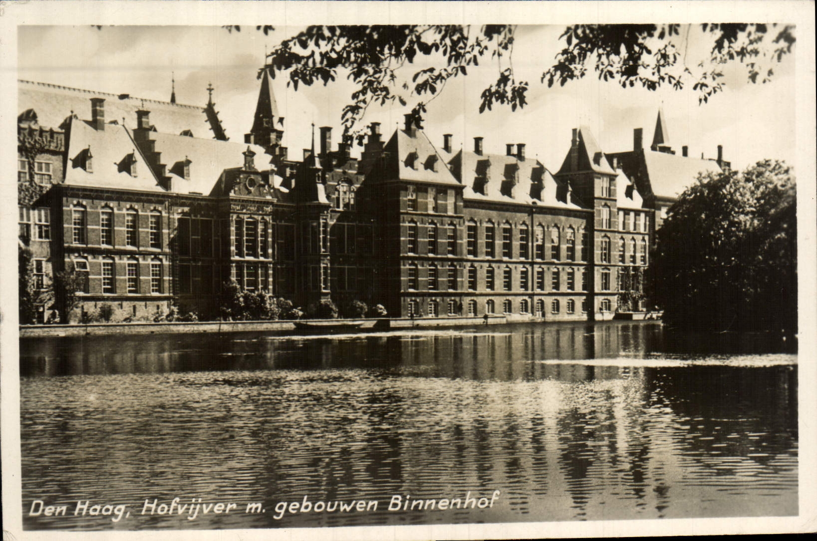 CPA Den Hoog Hofvijver m gebouwen Binnenhof