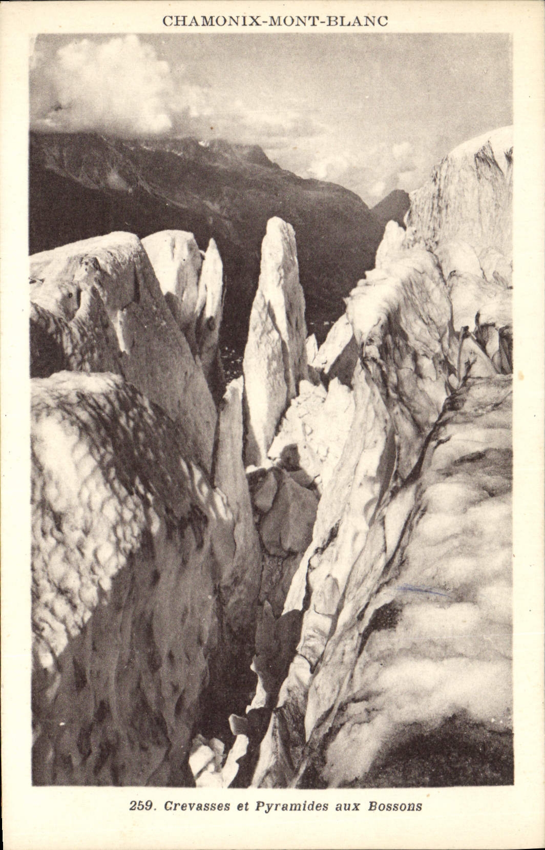 CPA Chamonix Mont Blanc Crevasses et Pyramides aux Bossons