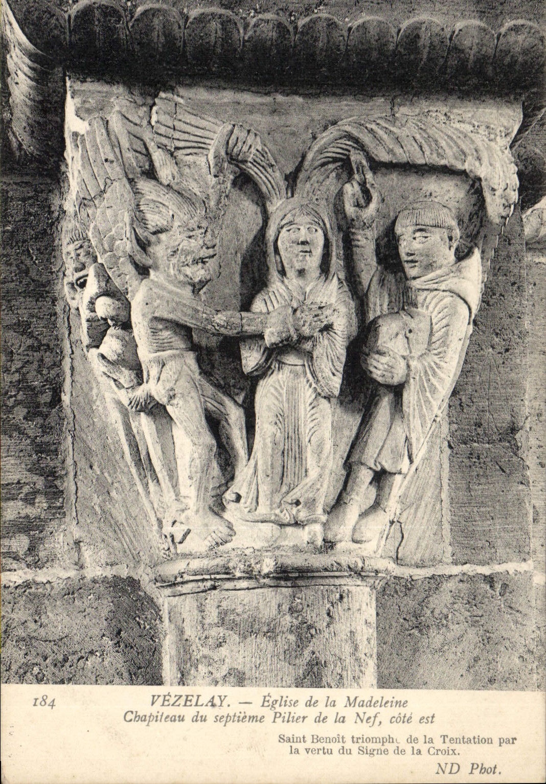 CPA Vezelay Eglise de la Madeleine Chapiteau du septieme Pilier de la Nef cote est Saint Benoit trio