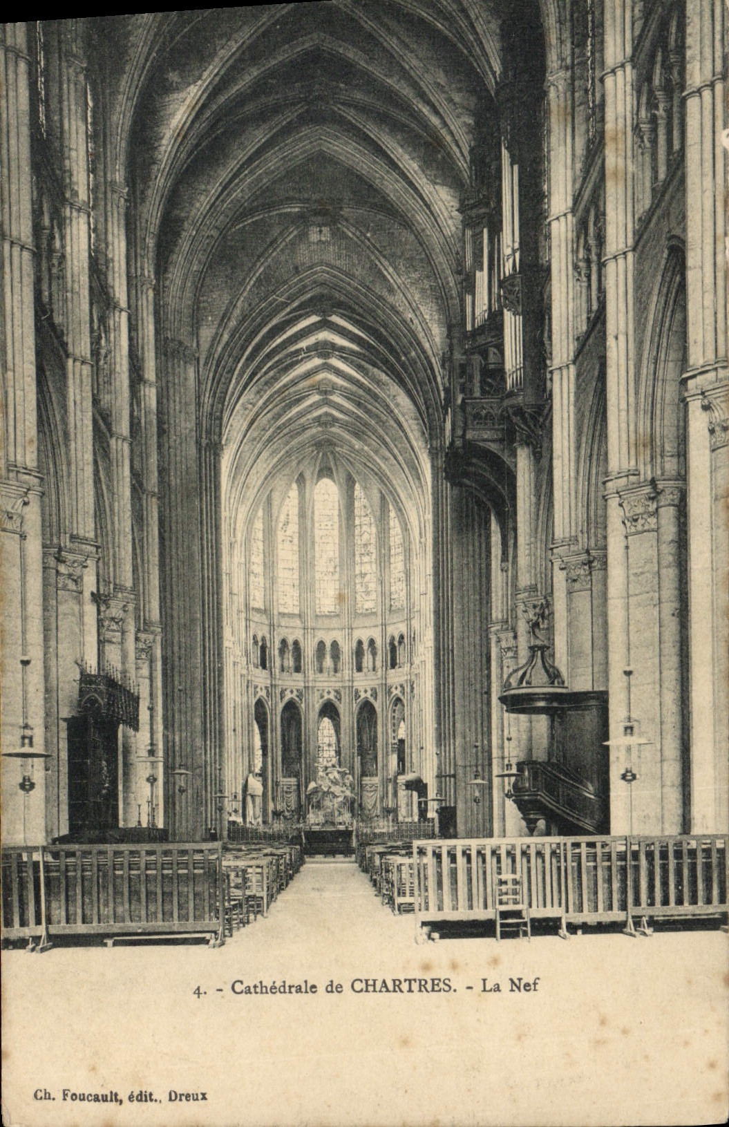 CPA Cathedrale de Chartres La Nef
