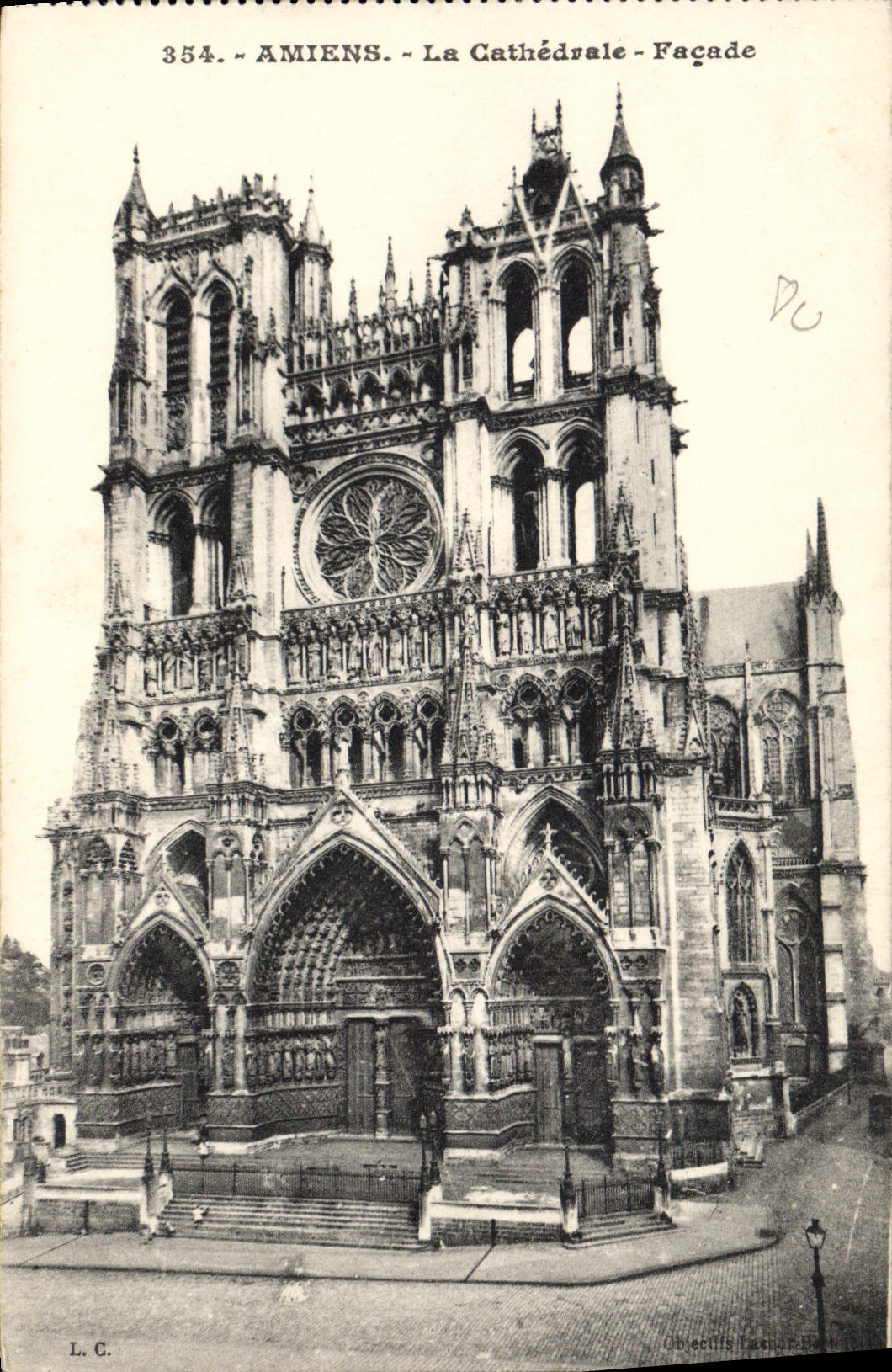 CPA Amiens La Cathedrale Facade 