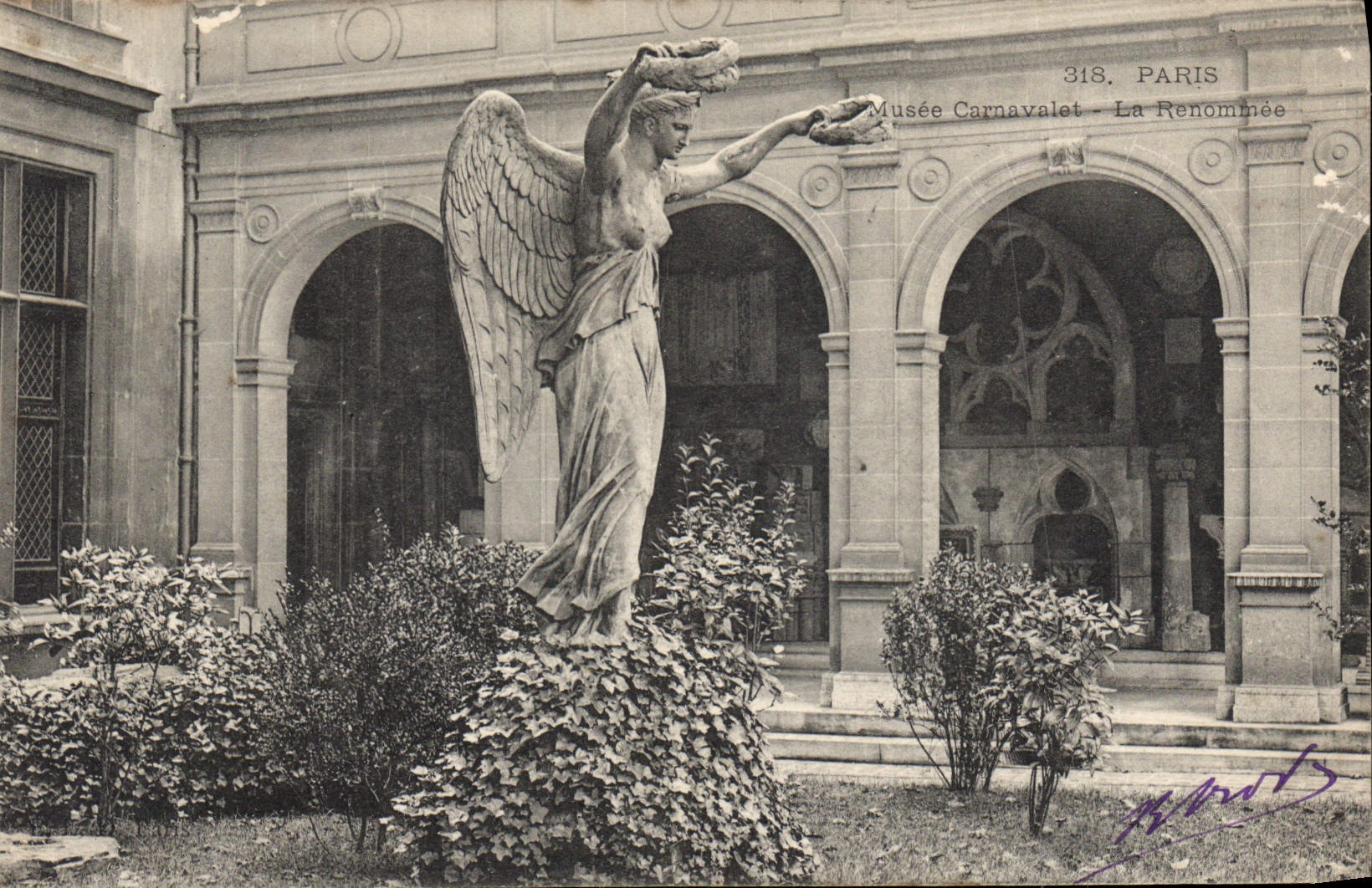 CPA Paris Musee Carnavaiet La Renomee 