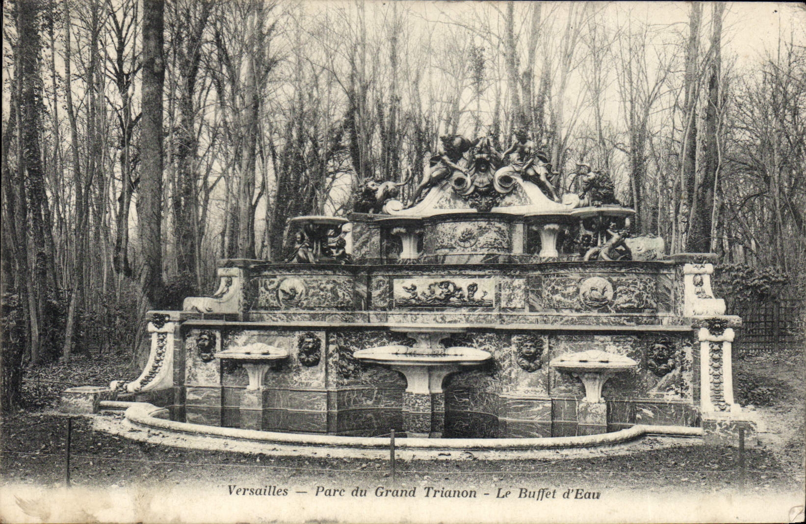 CPA Versailles Parc du Grand Trianon Le Buffet d'Eau 