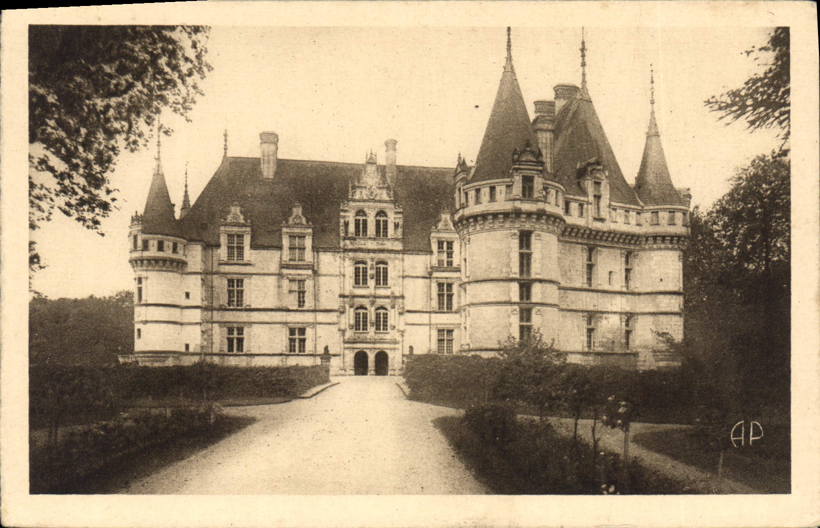 CPA Azay le Rideau I et L Le Chateau National facade nord l'entree