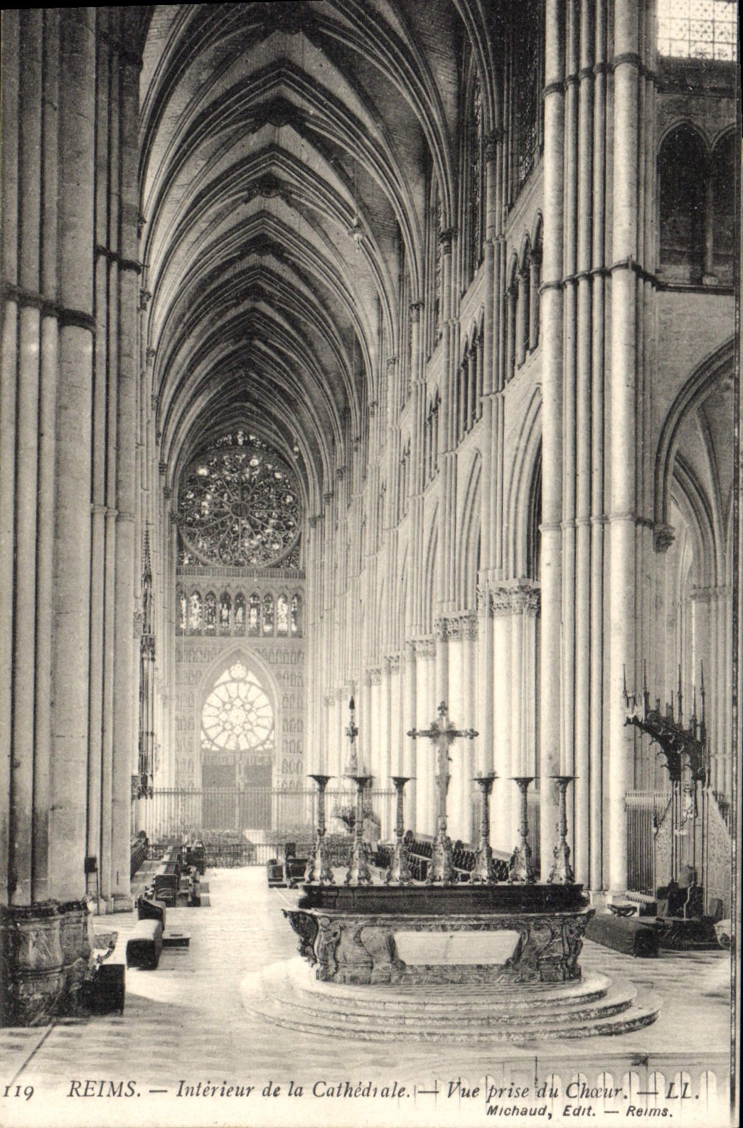CPA Reims Interieur de la Cathedrale Vue prise du Choeur 