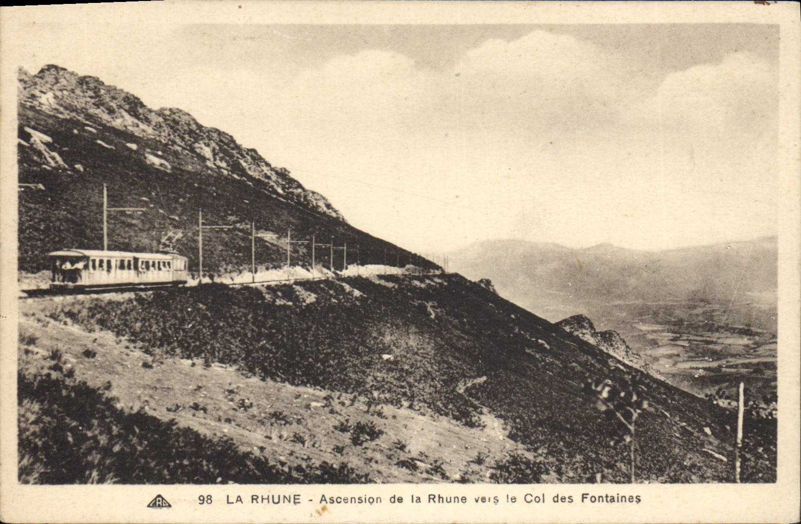 CPA La Rhune Ascension de la Rhune vers le Col des Fontaines