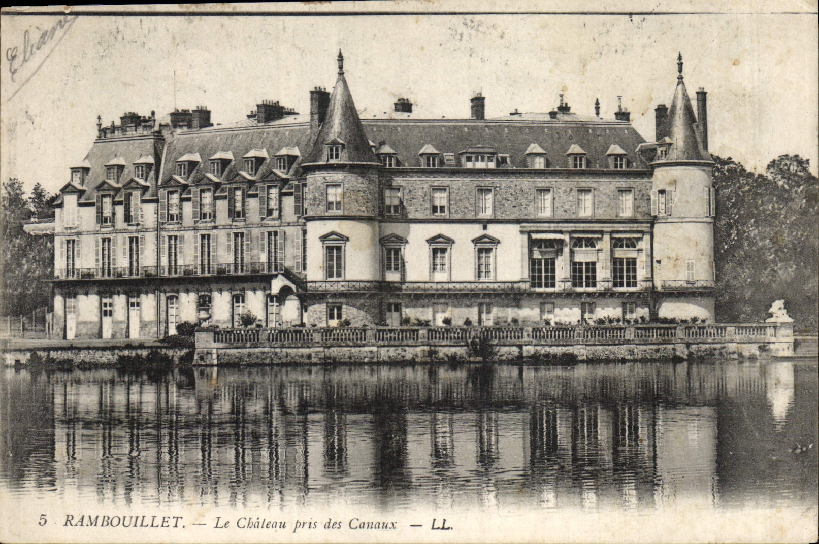 CPA Rambouillet Le Chateau press des Canaux