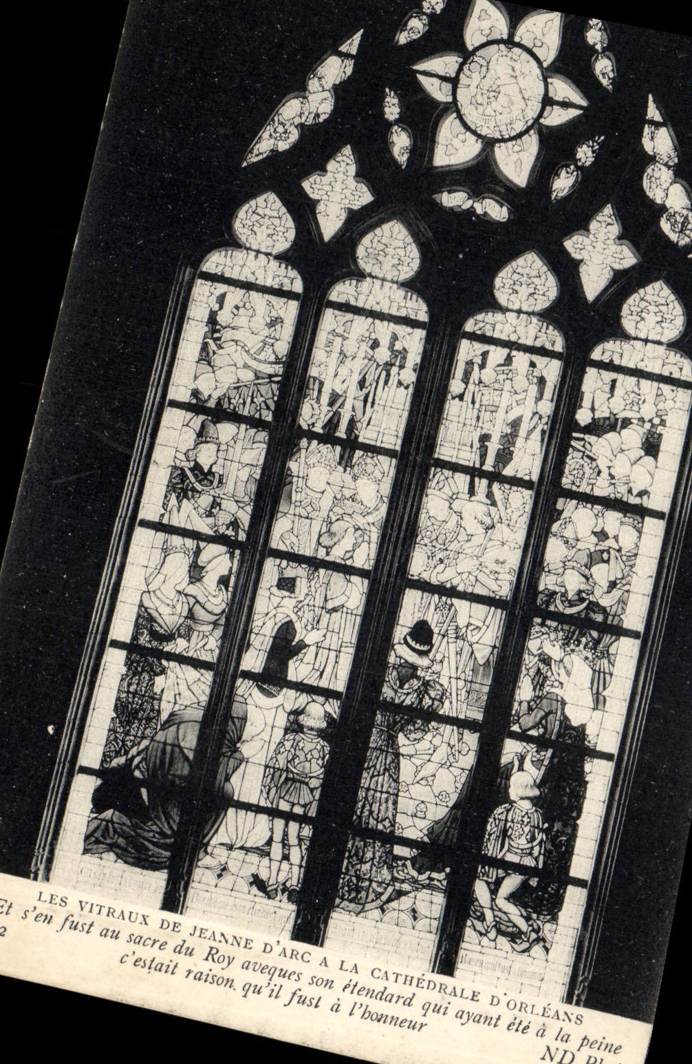 CPA Les Vitraux de Jeanne d'Arc a la Cathedrale d'Orleans 