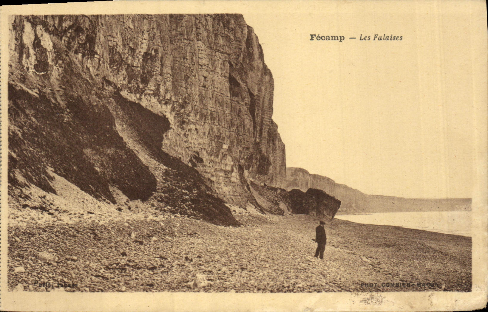 CPA Fecamp Les Falaises 