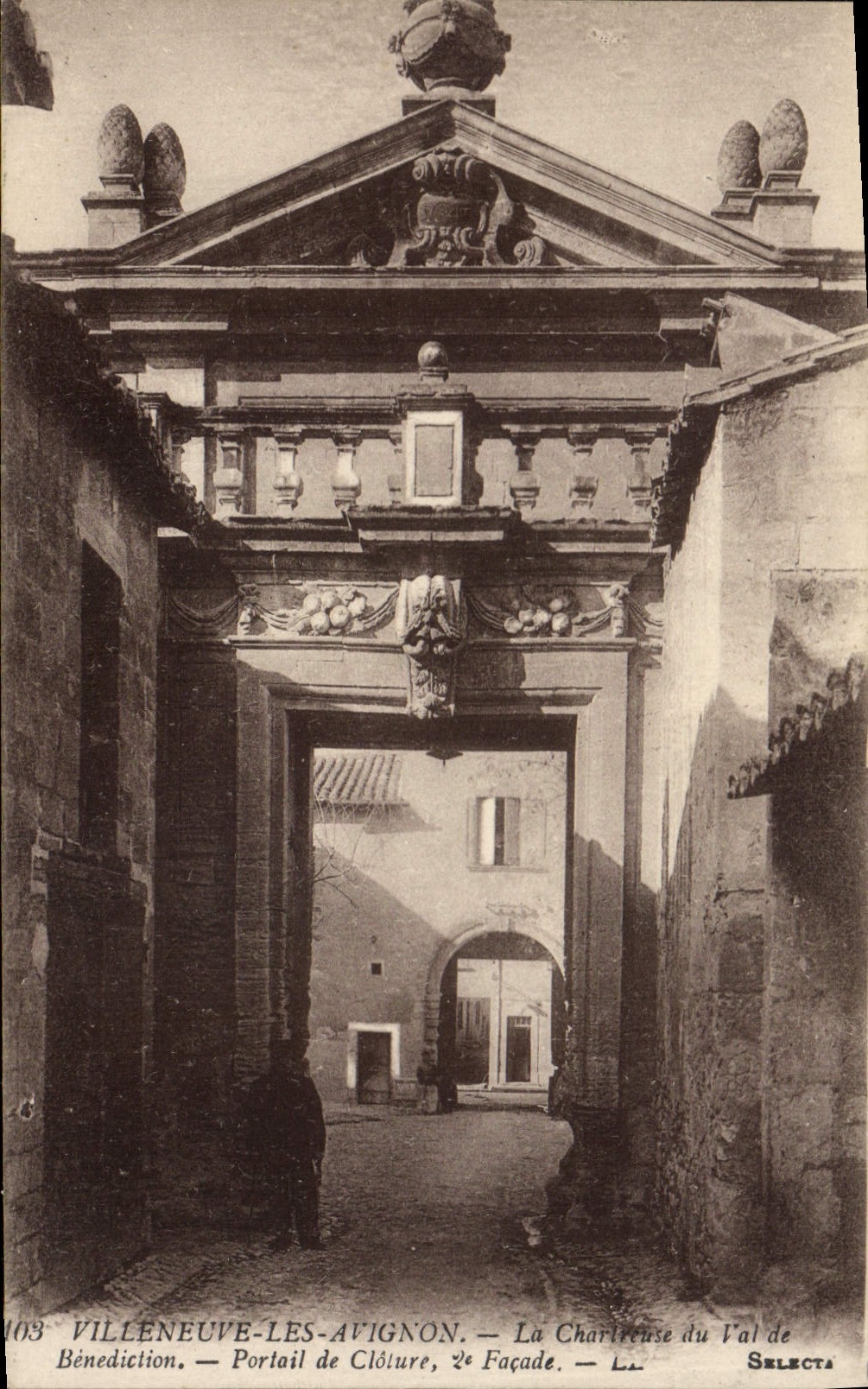CPA Villeneuve Les Avignon La Cathedrale de Val de Benediction Facade 