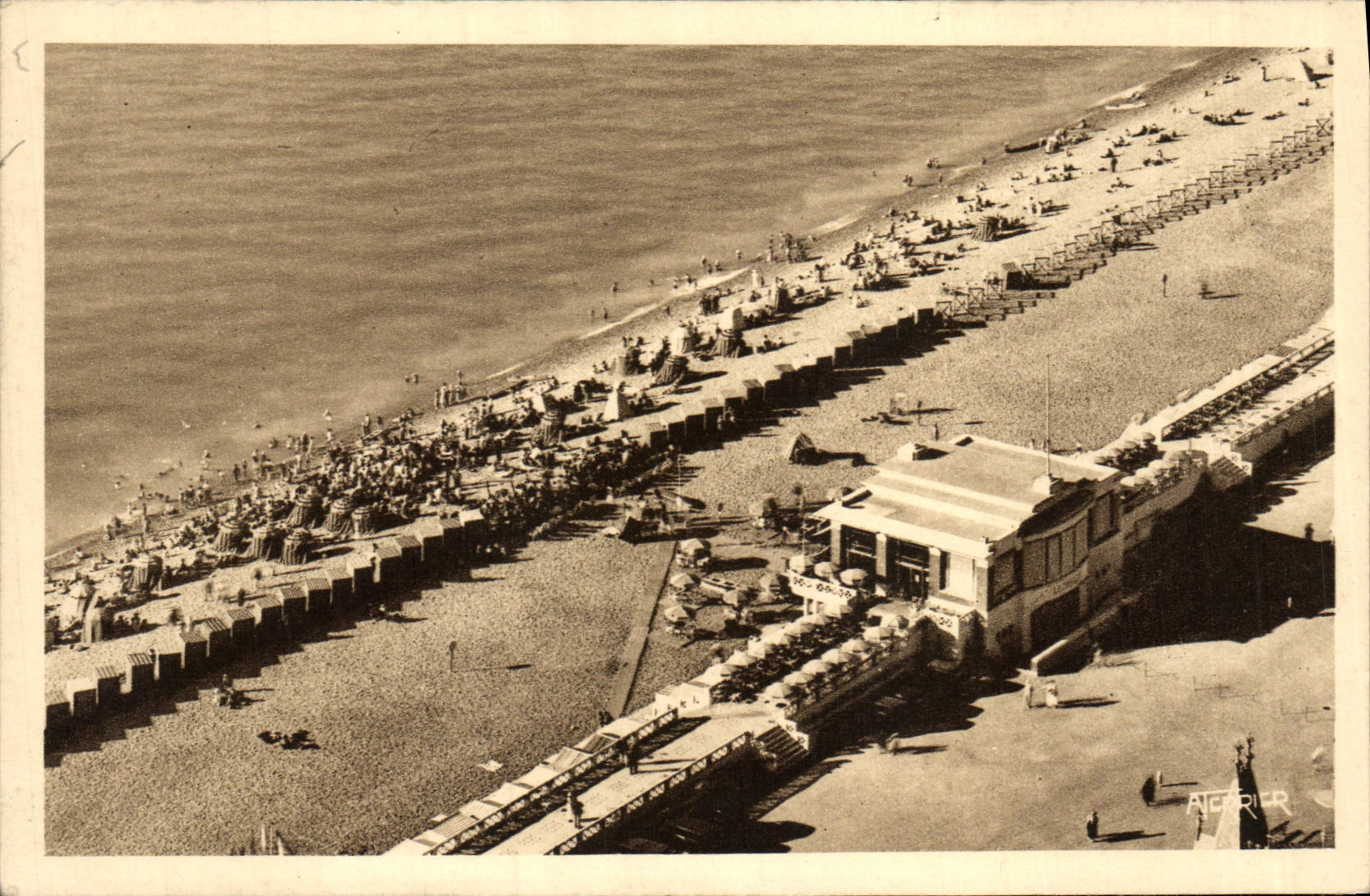 CPA Le Treport la fregate et les bains 
