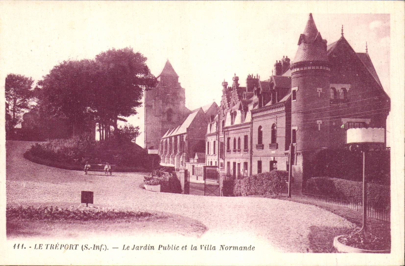 CPA Le Treport le jardin public et la villa Normande 