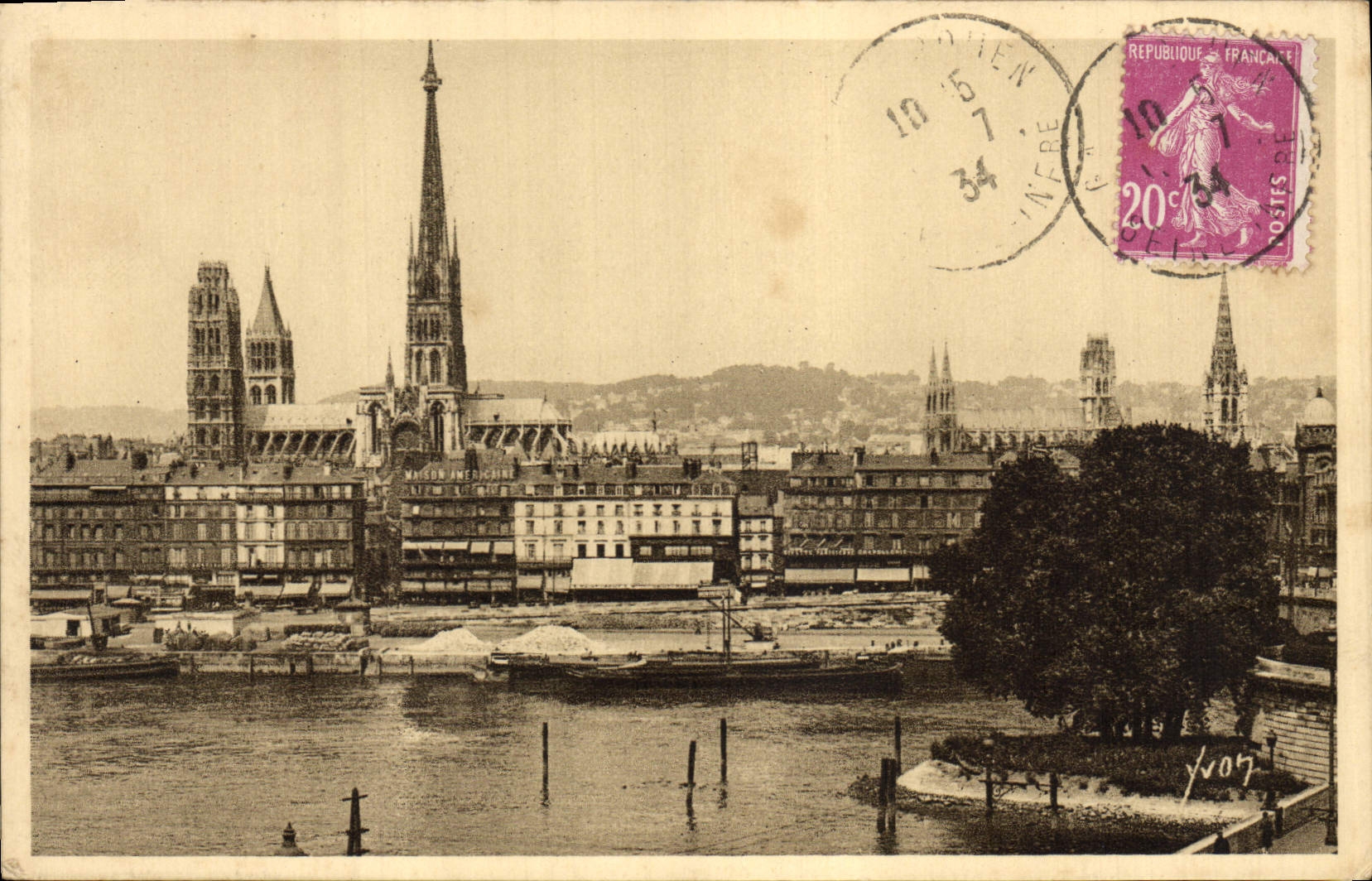 CPA Rouen Seine Inferieure Panorama sur la Cathedrale St Maclou et St Ouen