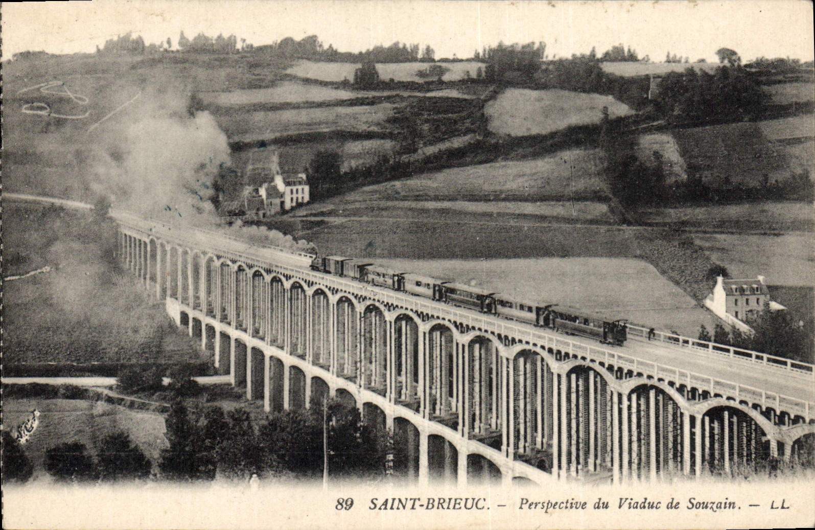 CPA Saint Brieuc Perspective du Viaduc de Souzain  Train a vapeur