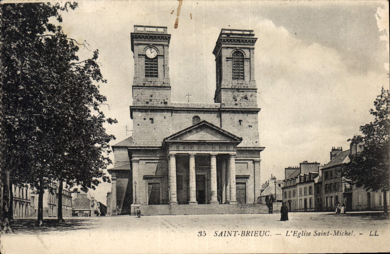 CPA Saint Brieuc L'Eglise Saint Michel 