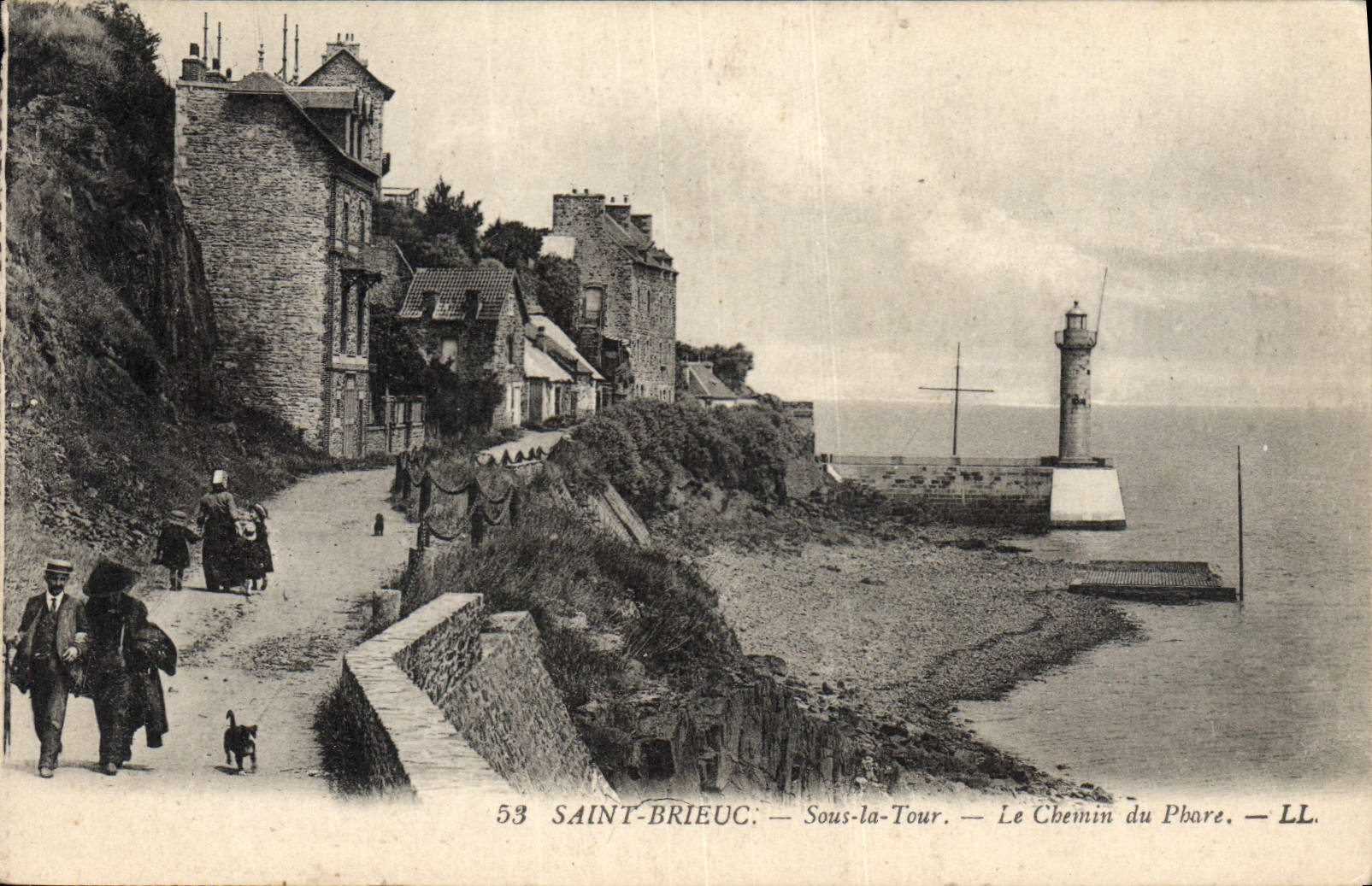 CPA Saint Brieuc Saous la Tour Le Chemin du Phare 