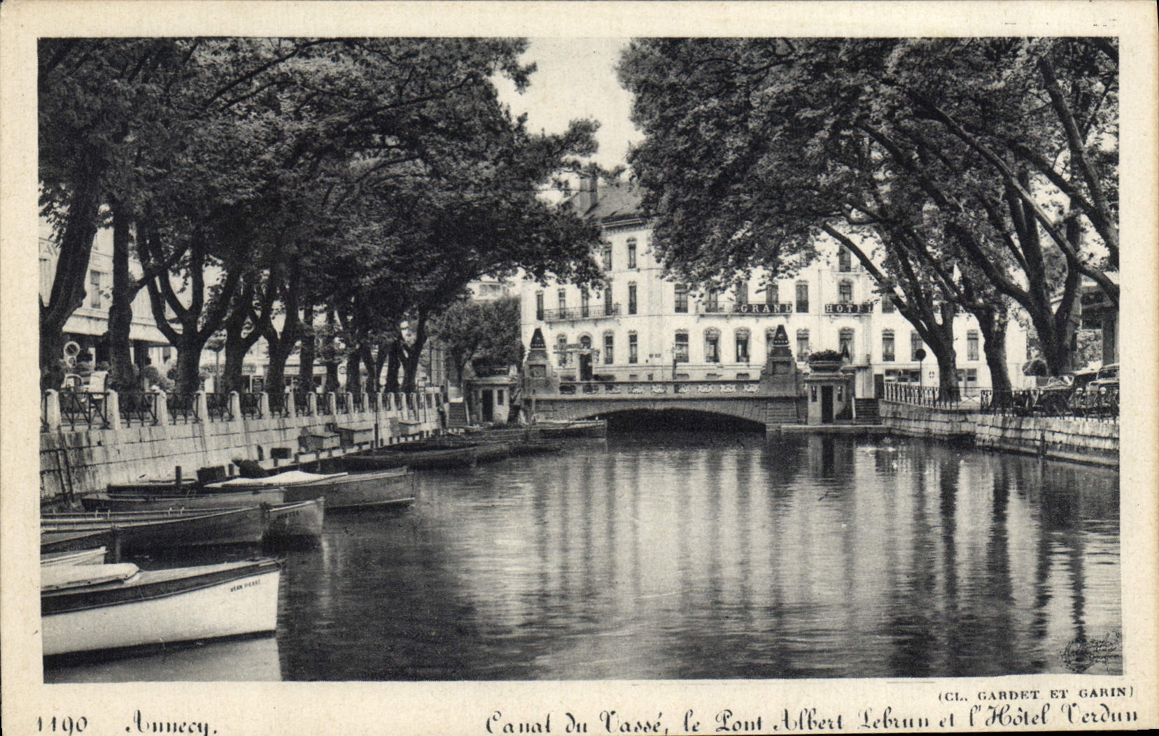 CPA Annecy canal du vasse le loup Albert Lebrun et l'hotel Verdun 