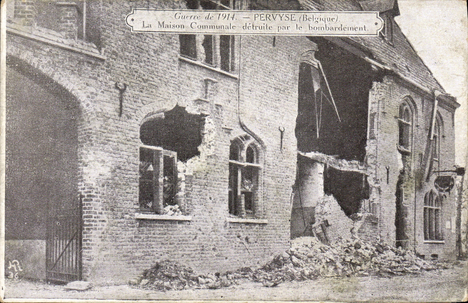 CPA Militaria Guerre de 1914 Pervyse Belgique la maison Communale detruit par le bombardement 