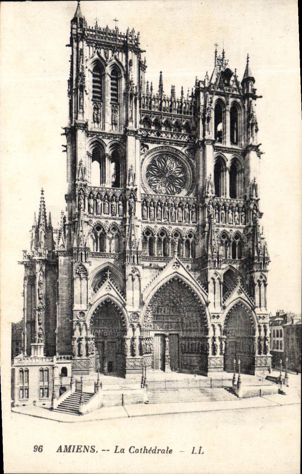 CPA Amiens la cathedrale 