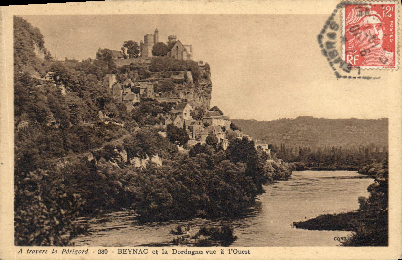 CPA A travers le Perigord Beynac et la Dordogne vue a l'Quest 