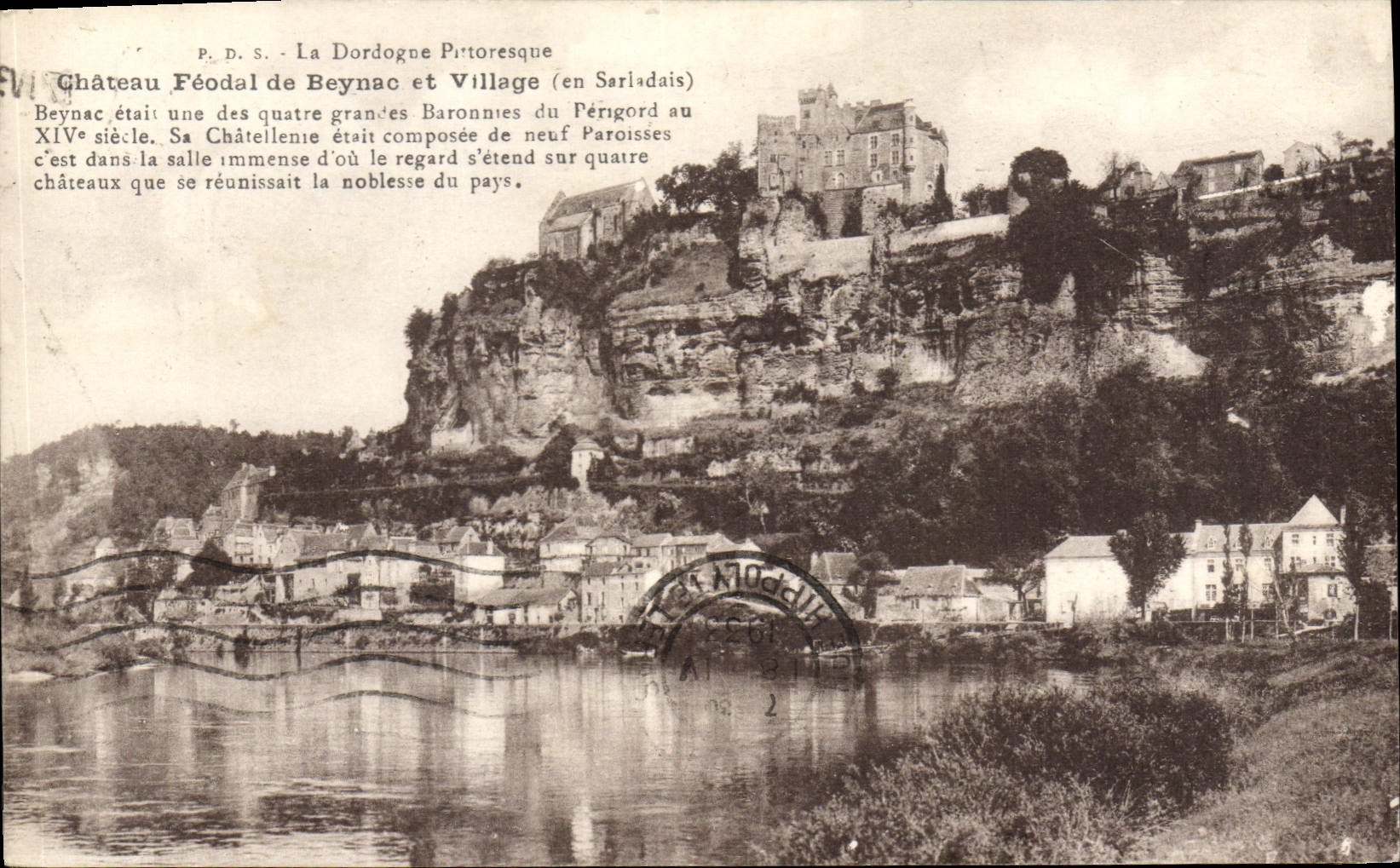 CPA La Dordogne Pittoresque Chateau Feodal de Beynac et Village en Sarladais