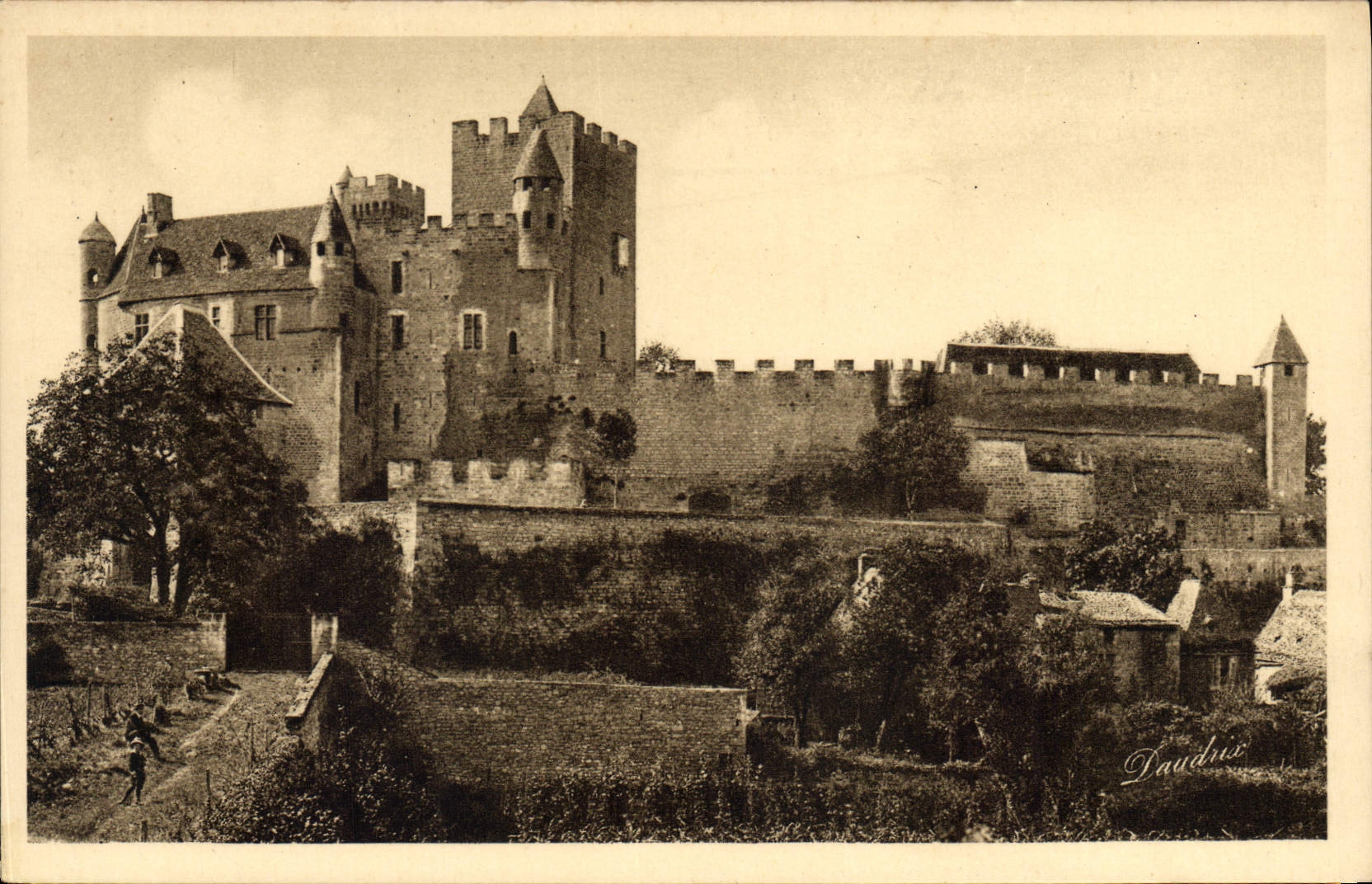 CPA La Dordogne Pittoresque Vue de l'Entree du Chateau Feodal de Beynac en Sarladais