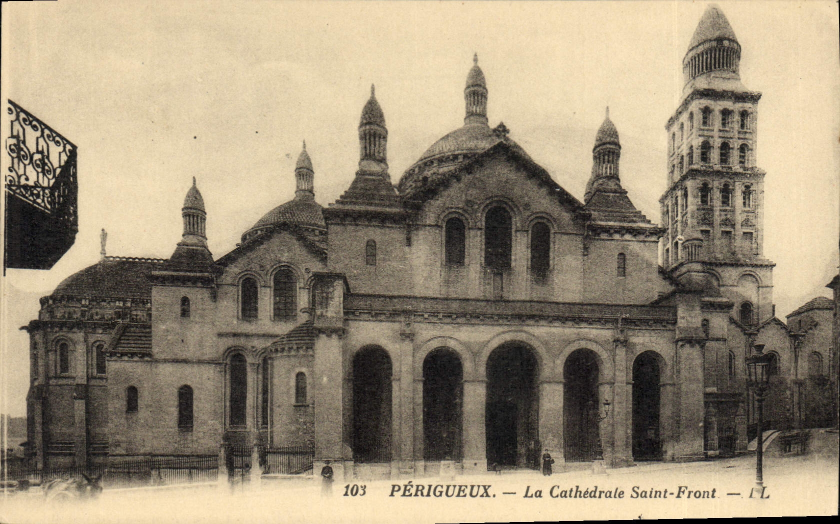 CPA Perigueux La Cathedrale Saint Front 