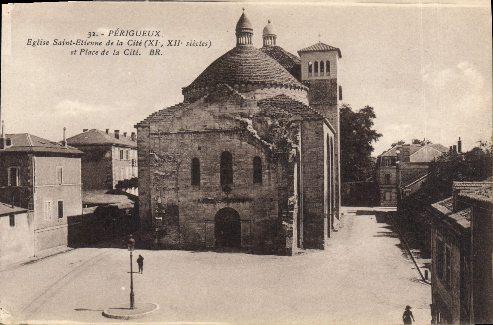 CPA Perigueux Eglise Saint Etienne de la Cite 