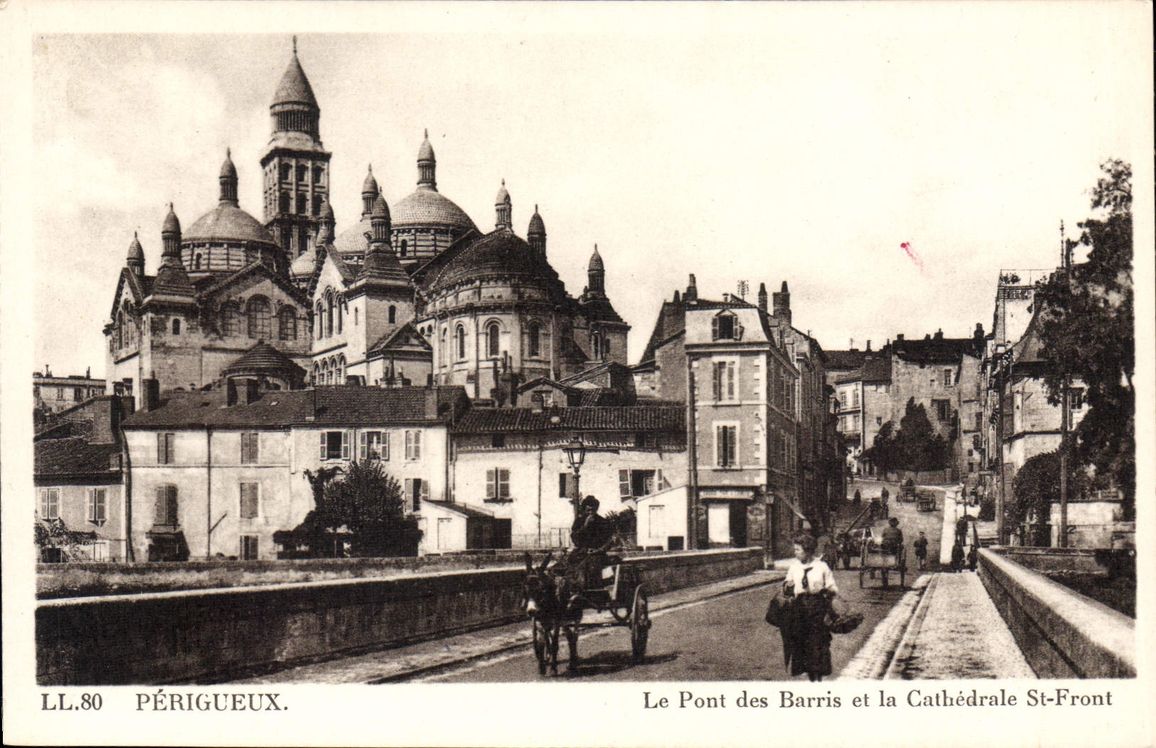 CPA Perigueux Le Pont des Barris et la Cathedrale St Front Voiture a ane Mule
