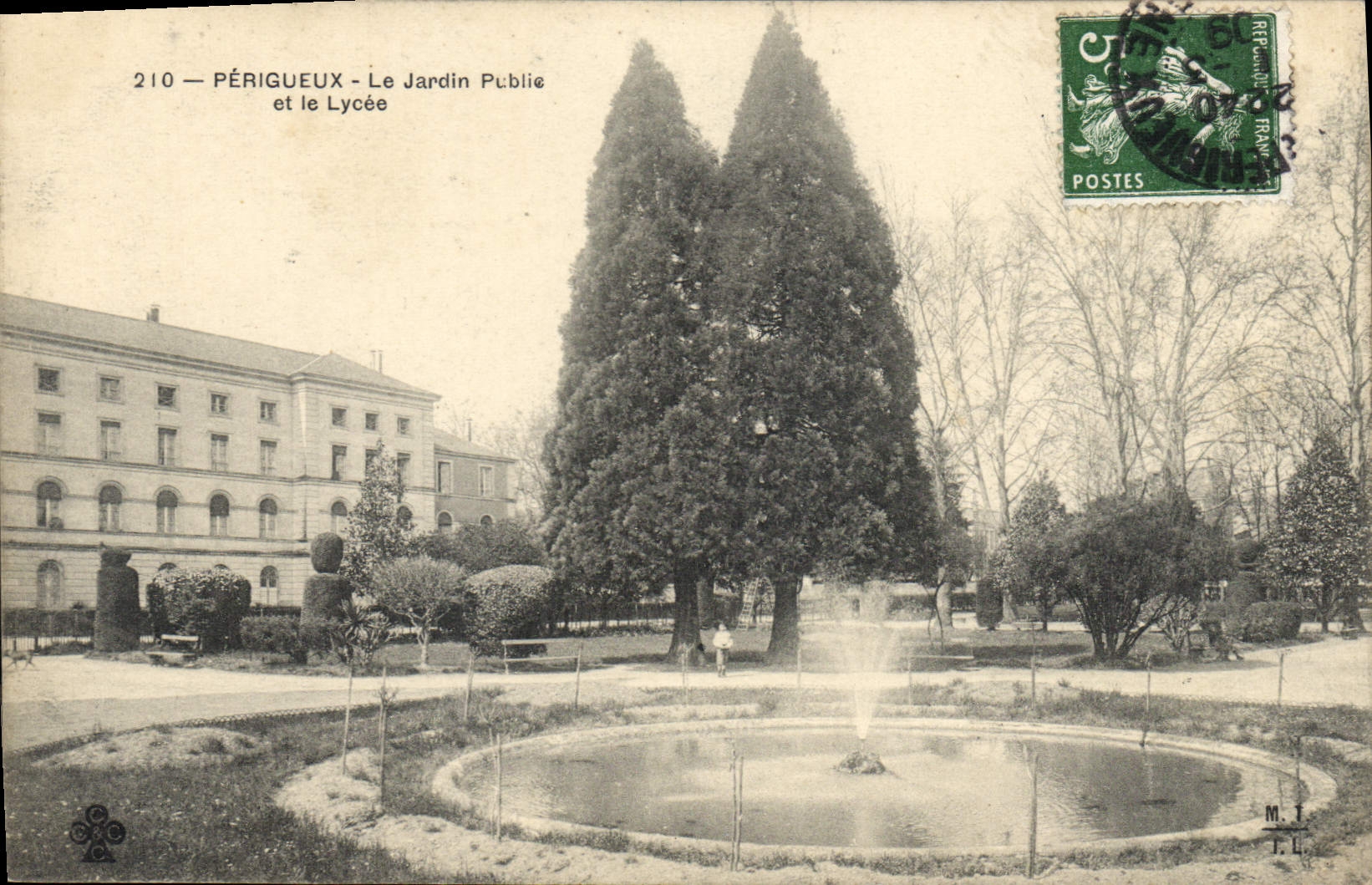 CPA Perigueux Le Jardin Public et le Lycee 