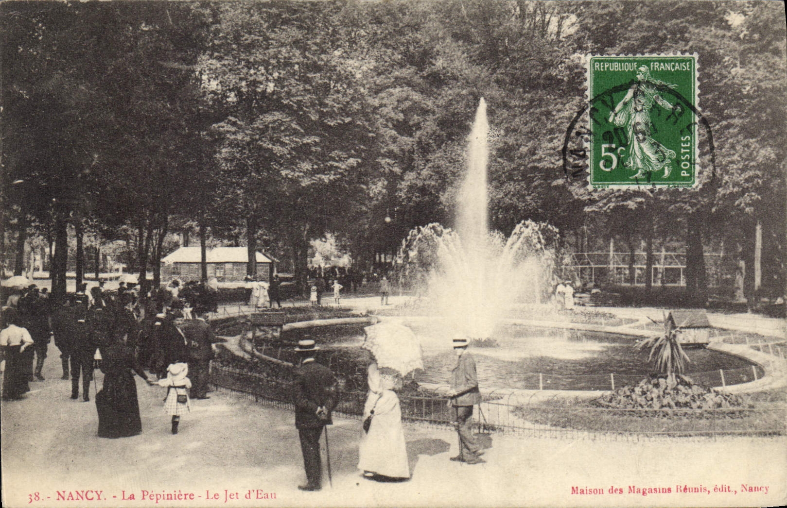 CPA Nancy La Pepiniere Le Jet d'Eau 