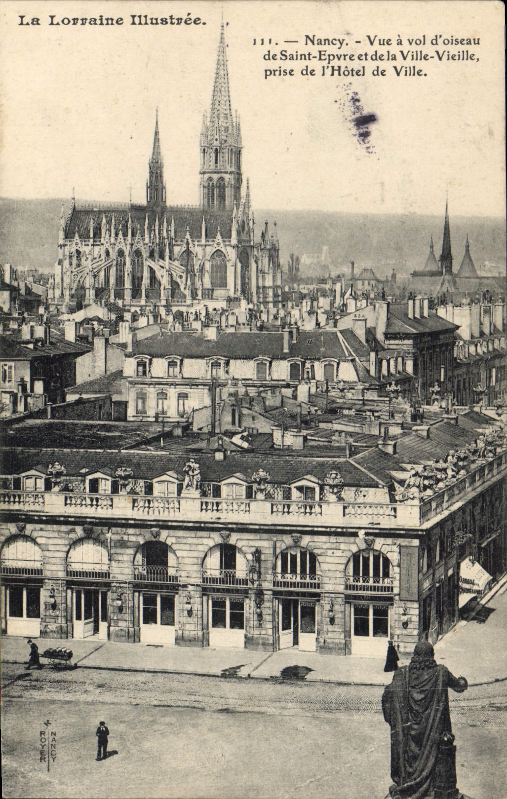 CPA Nancy Vue a vol d'oiseau de Saint Epvre et de la Ville Vieille 