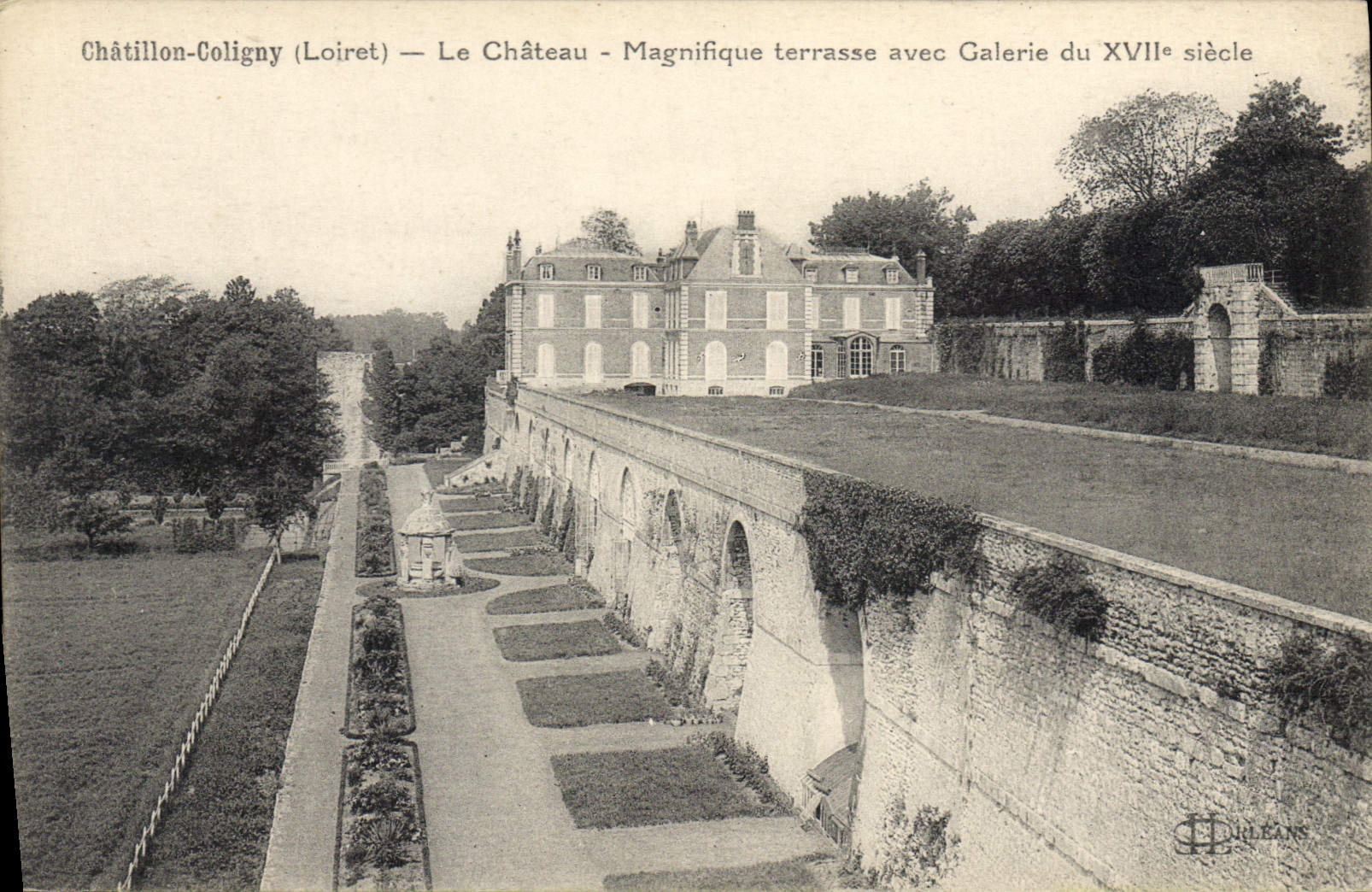 CPA Chatillon Coligny Loiret Le Chateau Magnifique terrasse avec Galirie du XVII siecle
