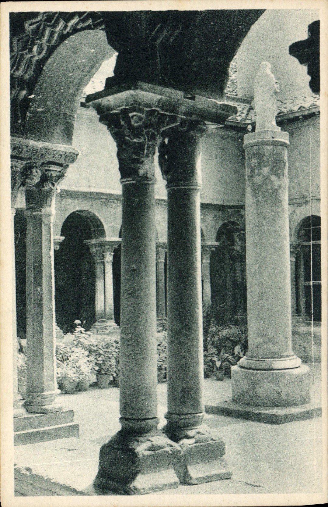 CPA Aix en Provence Portes Cloitre de la Cathedrale Saint Sauveur 