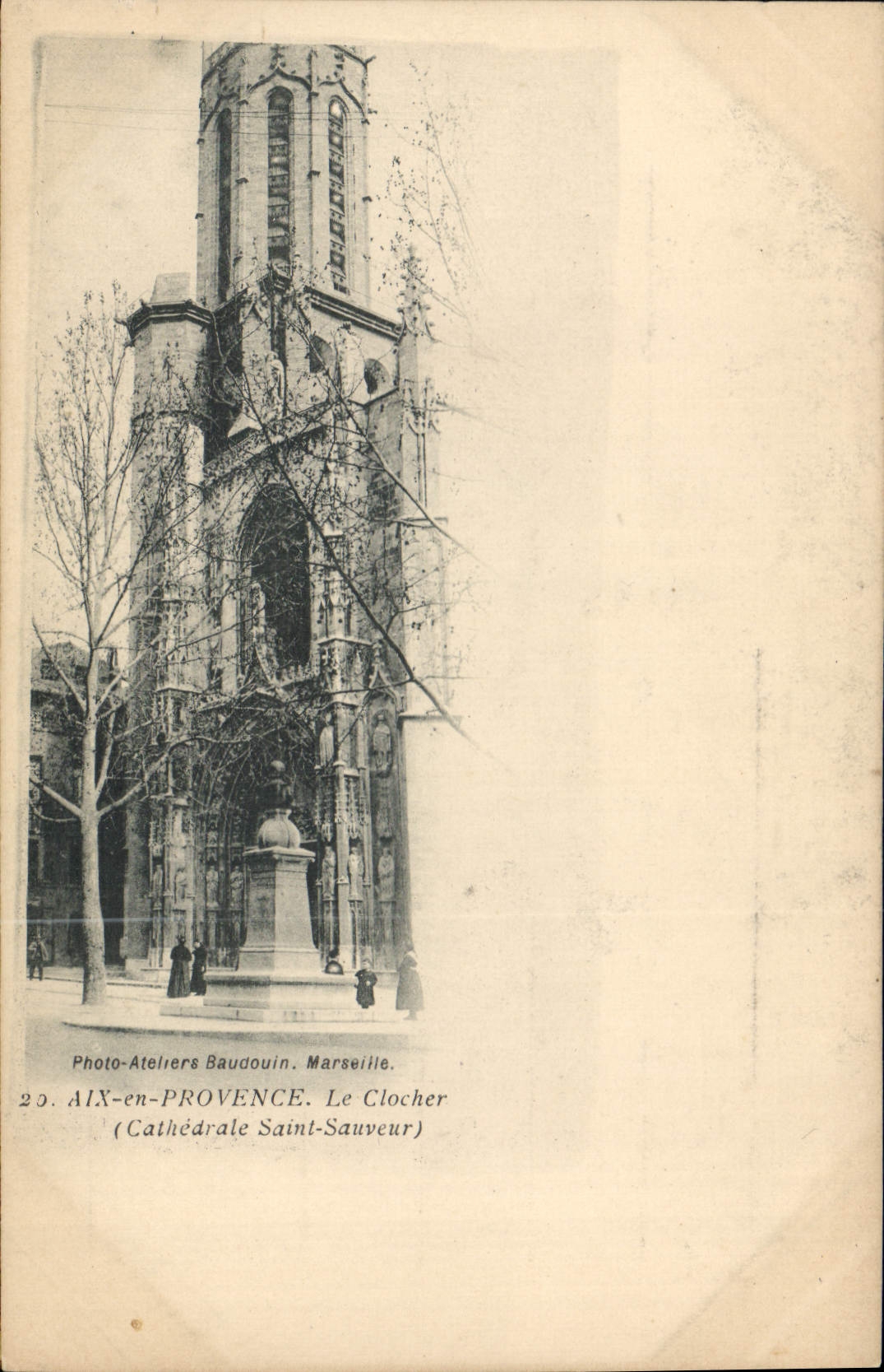 CPA Aix en Provence Le Clocher Cathedrale Saint Sauveur 