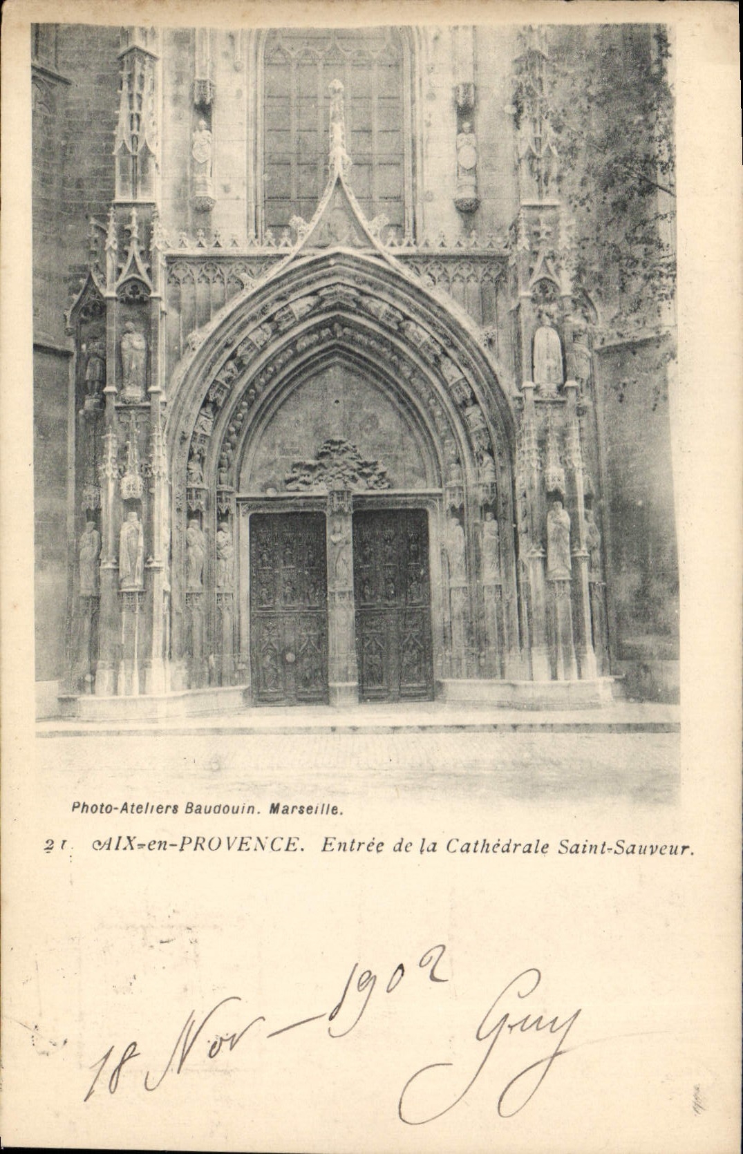 CPA Aix en Provence Entree de la Cathedrale Saint Sauveur 