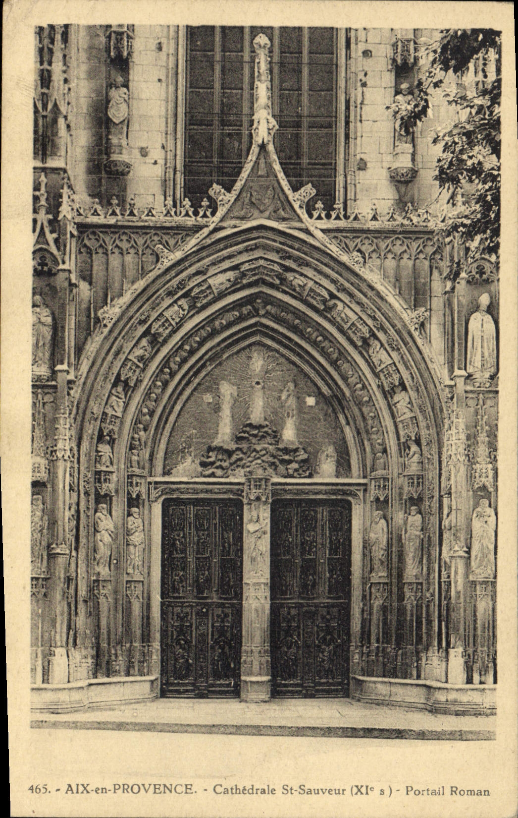 CPA Aix en Provence Cathedrale Saint Sauveur XI siecle Portail Roman 